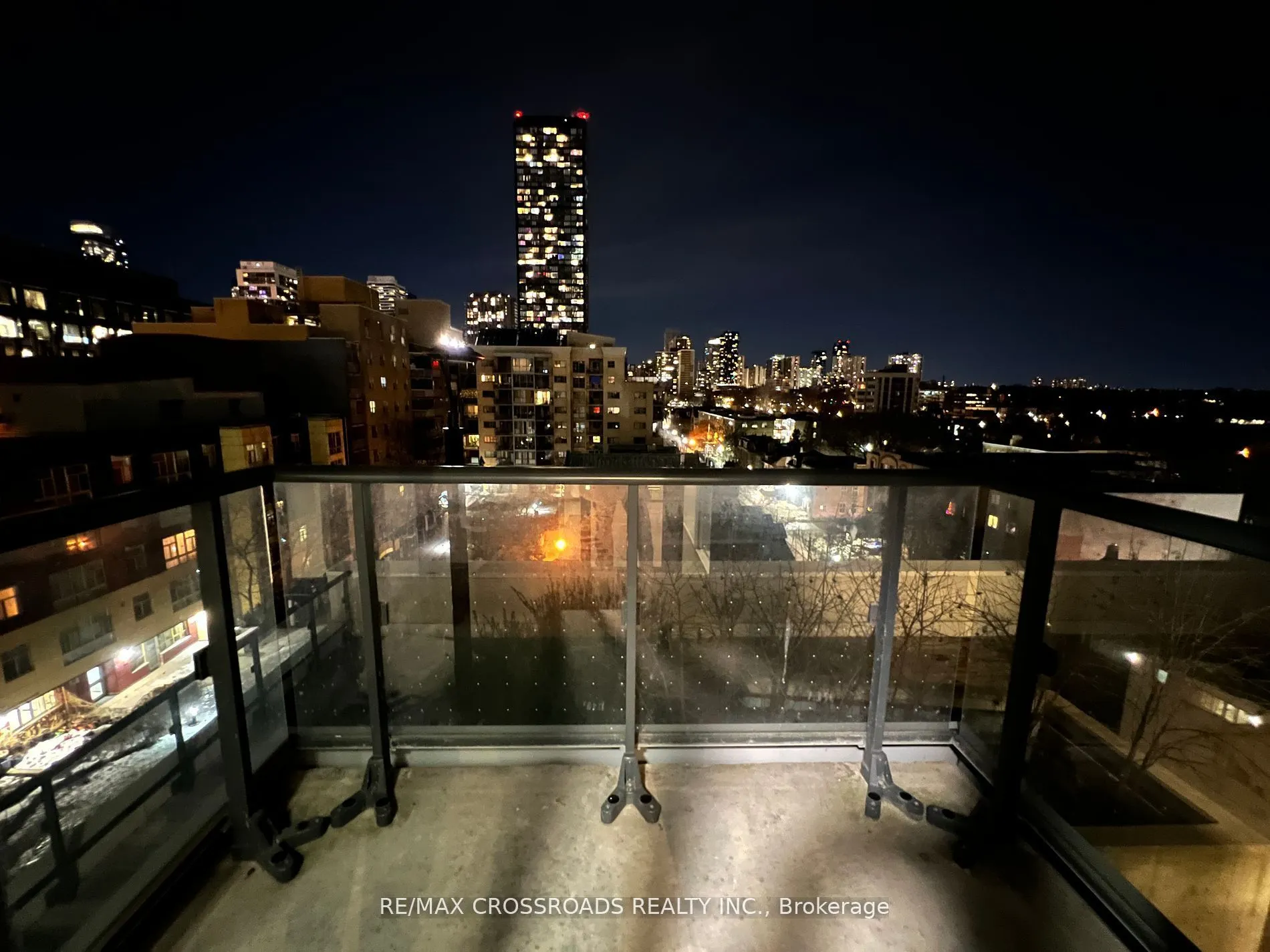 200 Dundas Street E #808