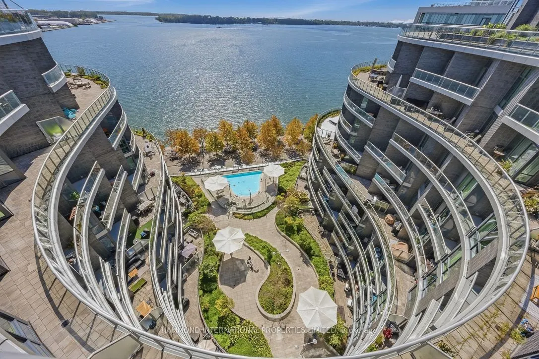 1 Edgewater Drive #Sph10