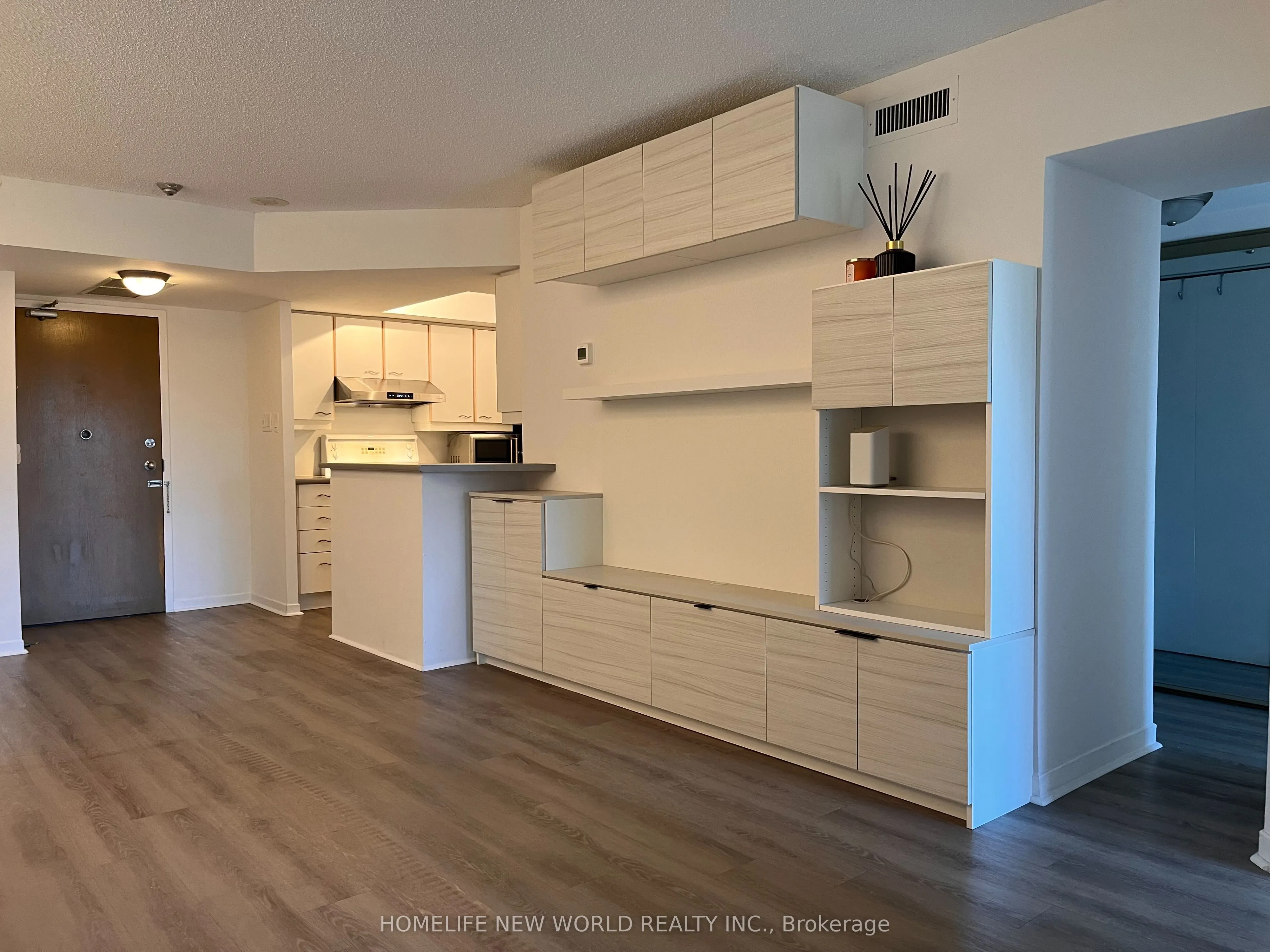 1001 bay Street #617
