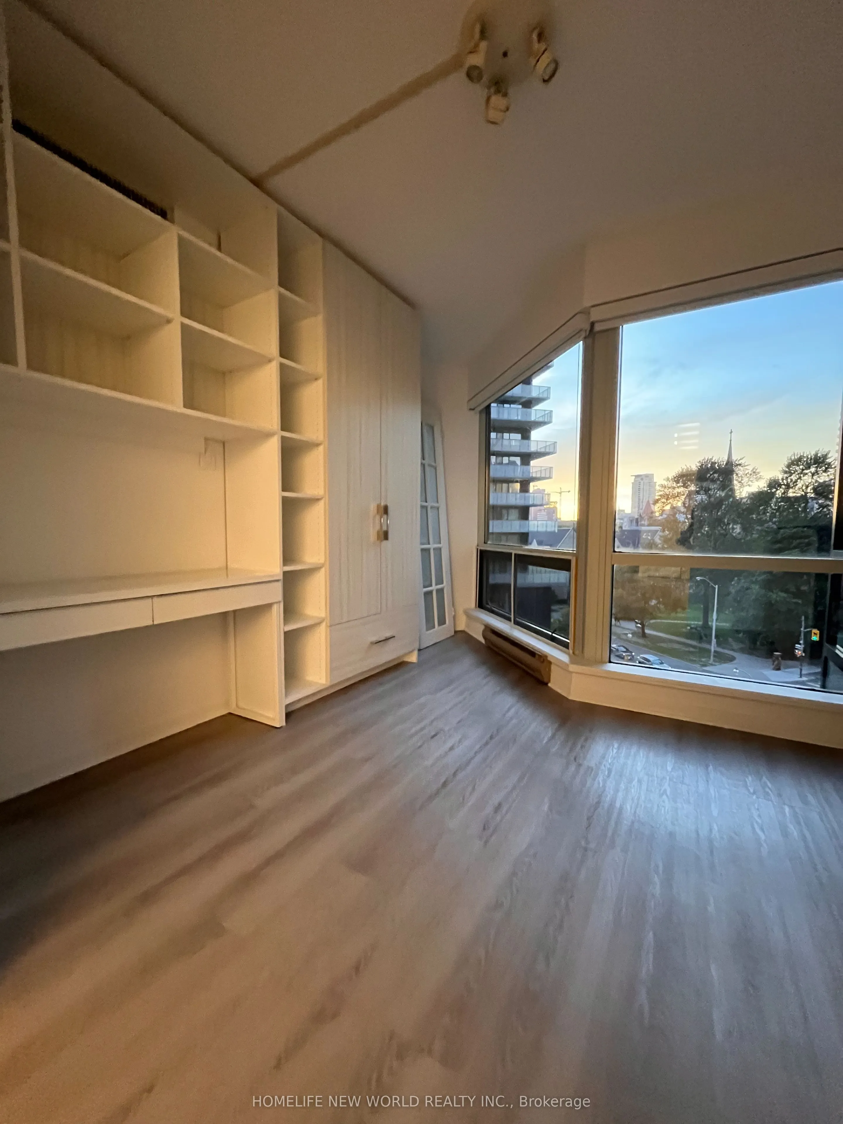1001 bay Street #617