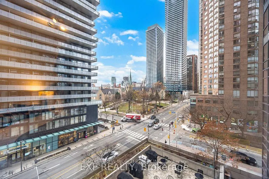 1001 bay Street #617