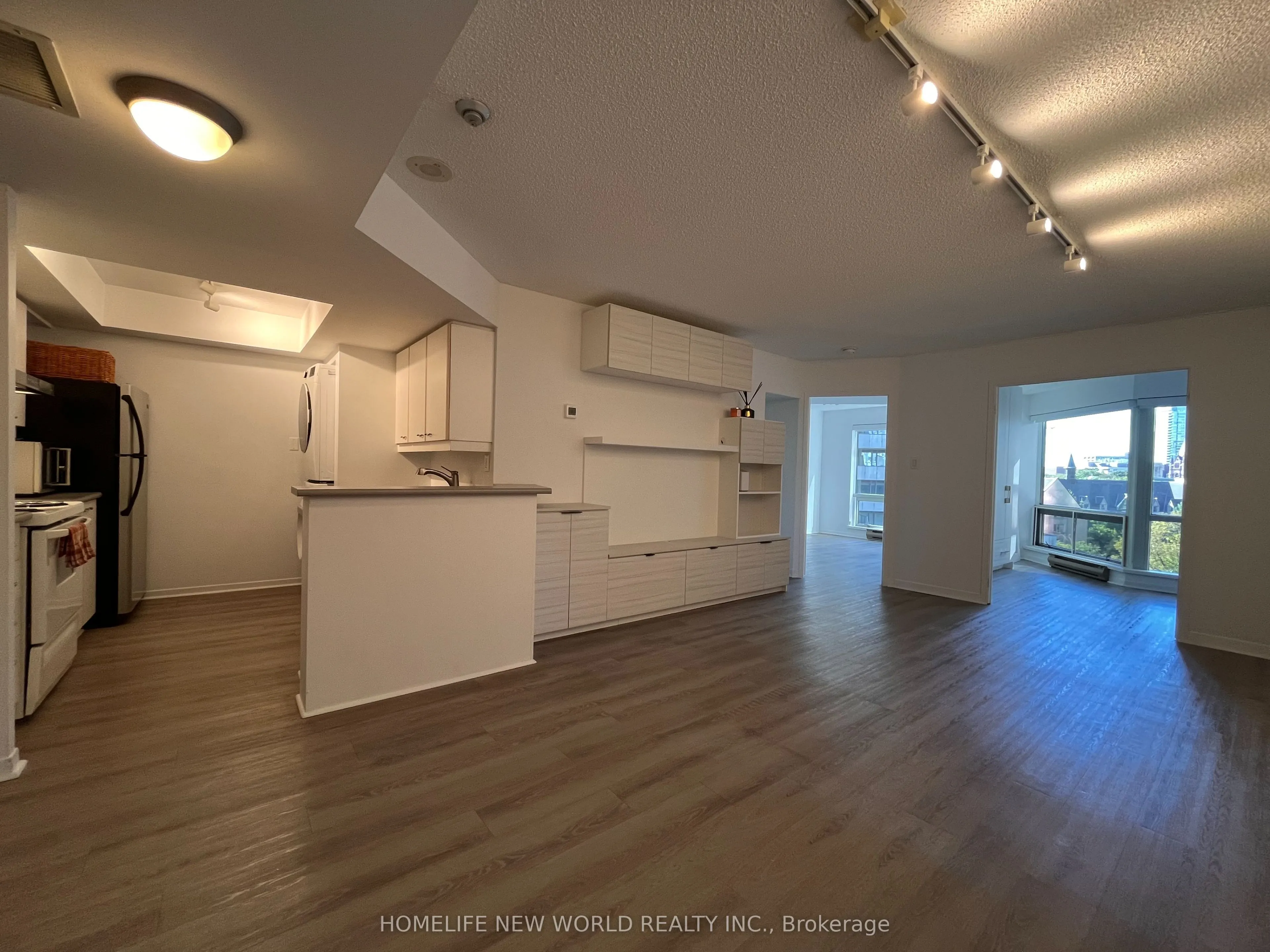 1001 bay Street #617