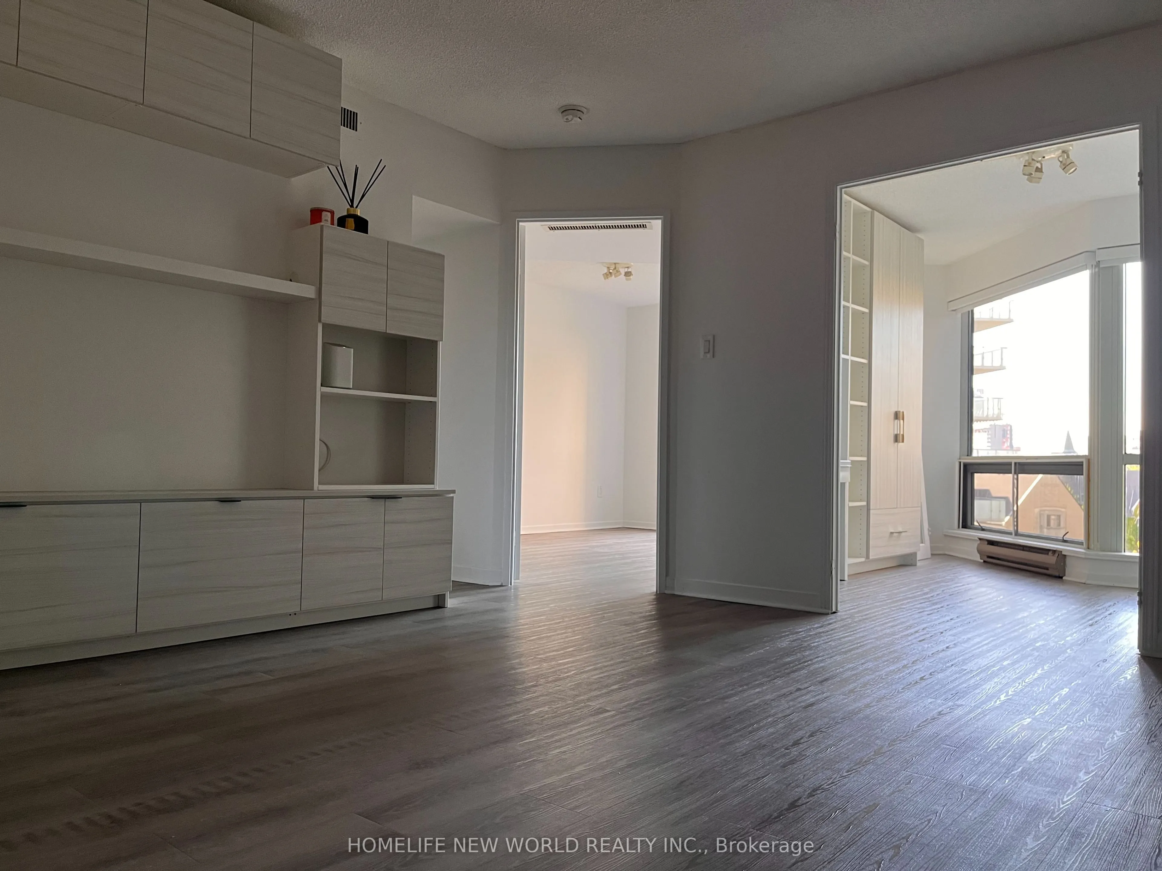 1001 bay Street #617