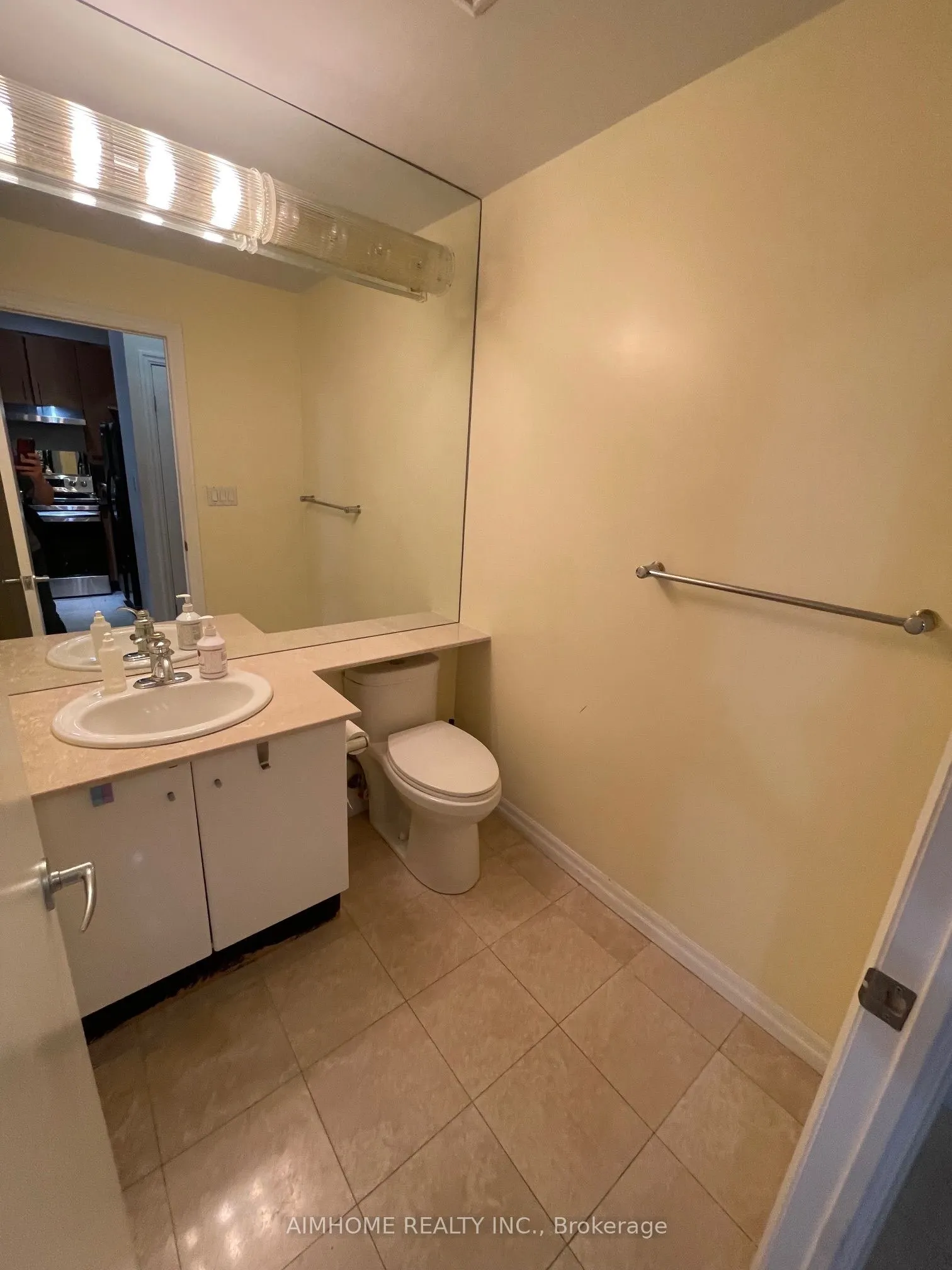 300 Bloor Street E #2008
