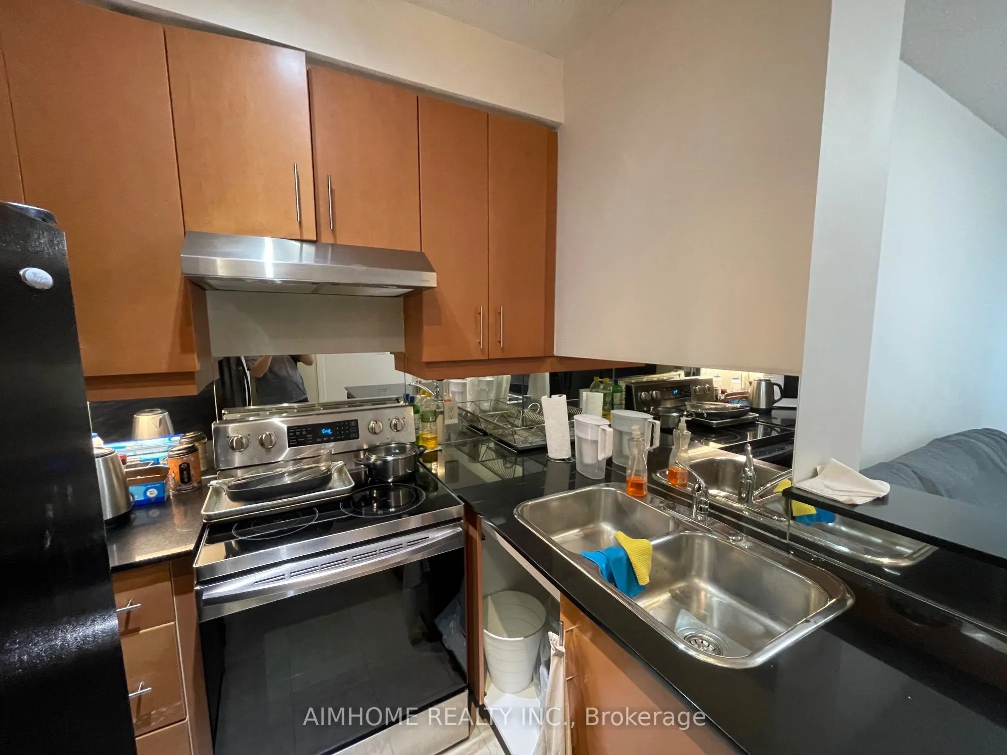 300 Bloor Street E #2008