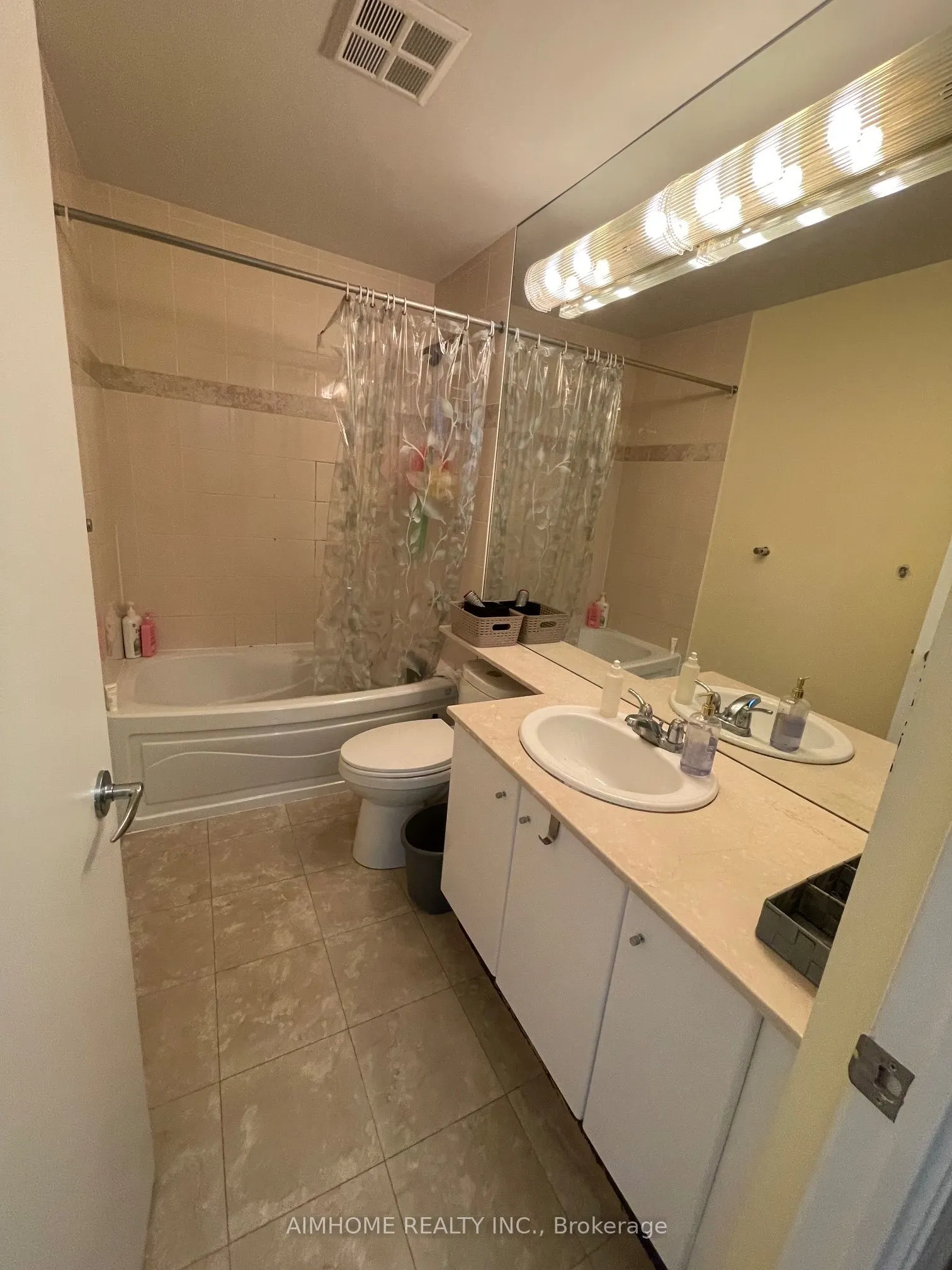 300 Bloor Street E #2008