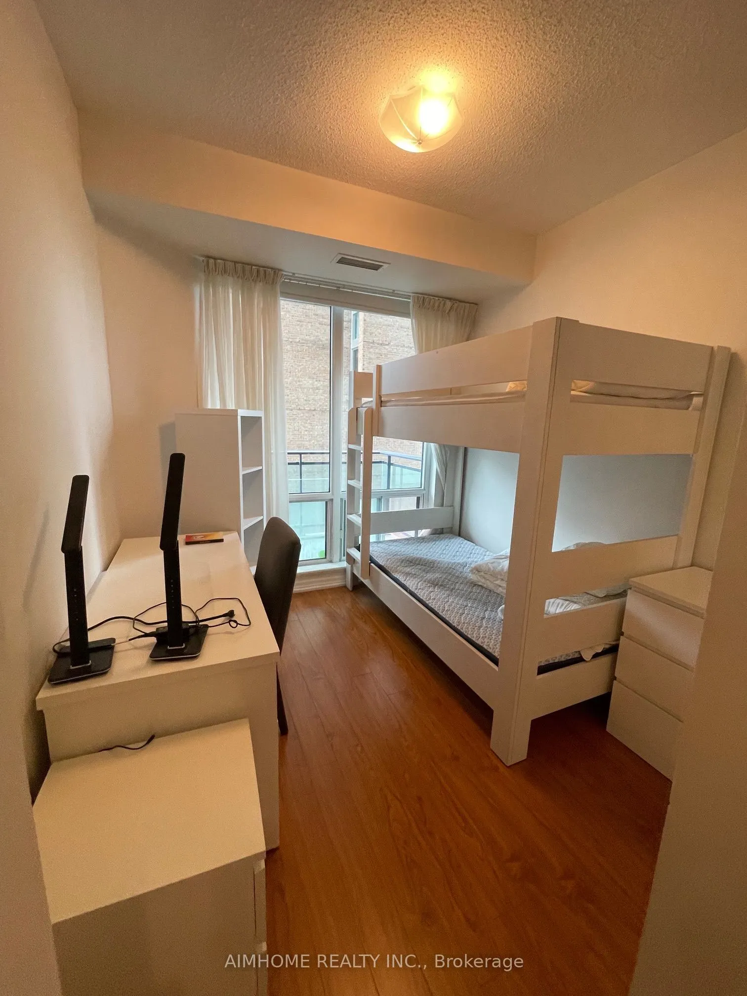 300 Bloor Street E #2008