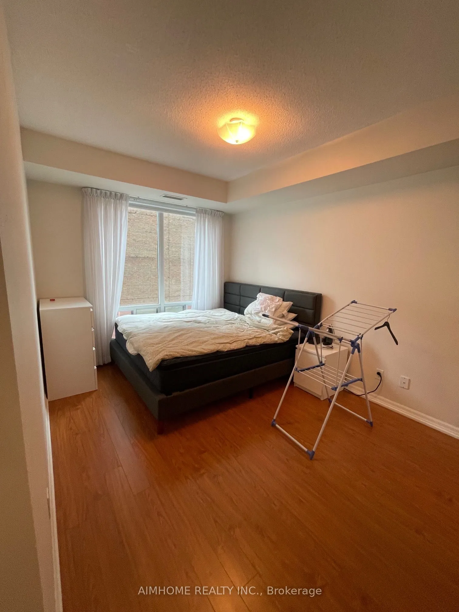 300 Bloor Street E #2008