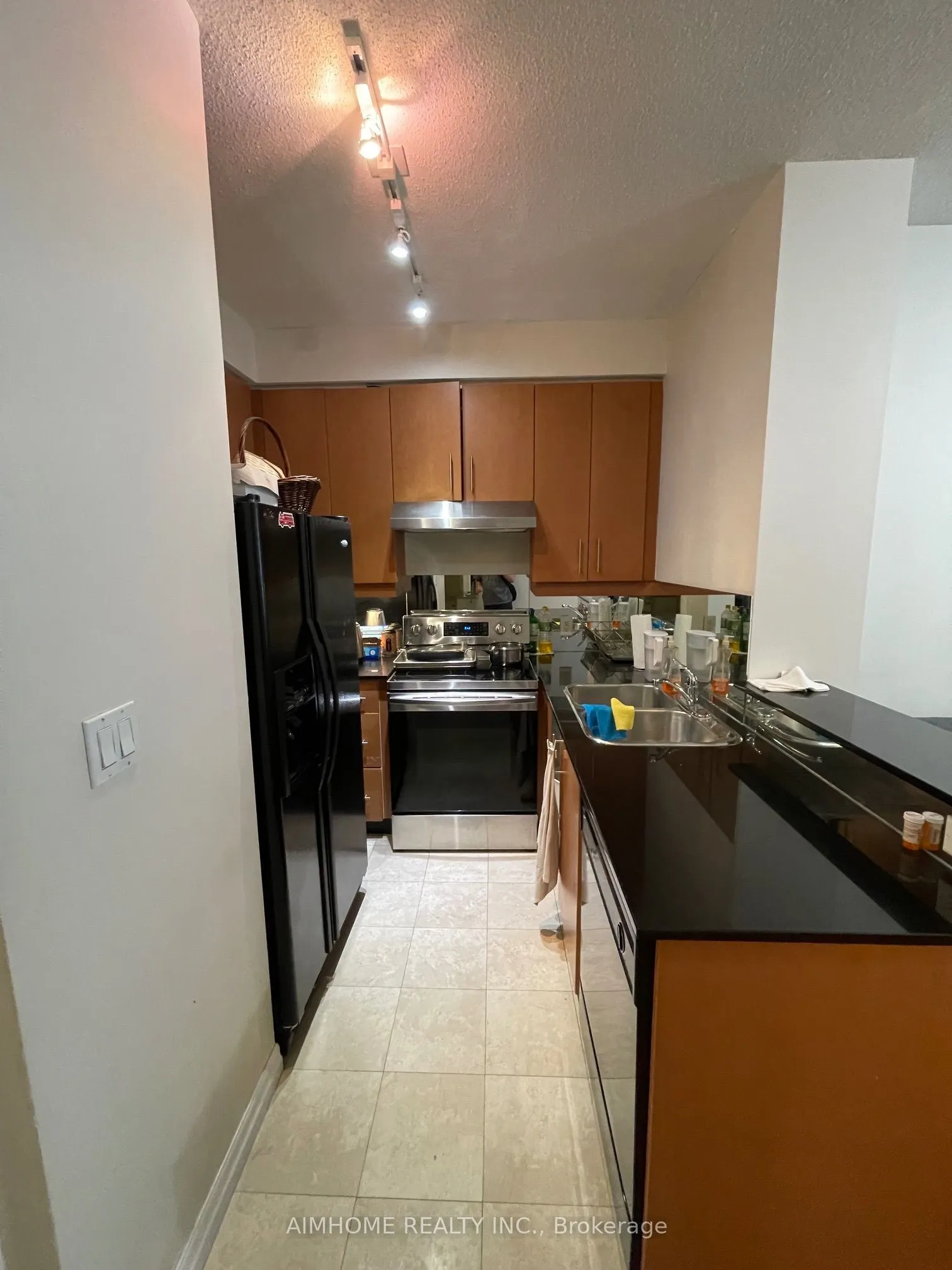 300 Bloor Street E #2008