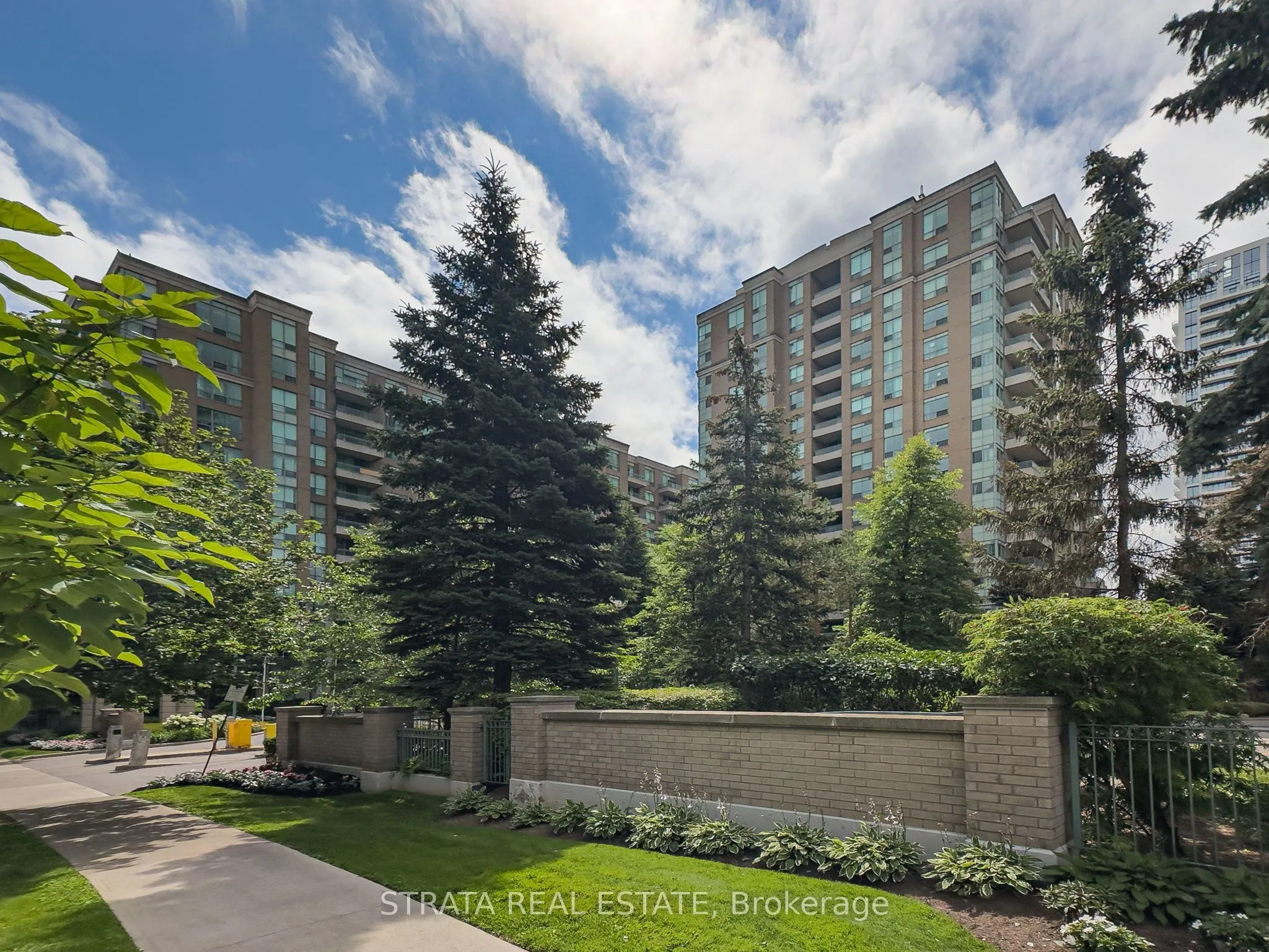 29 Pemberton Avenue #105