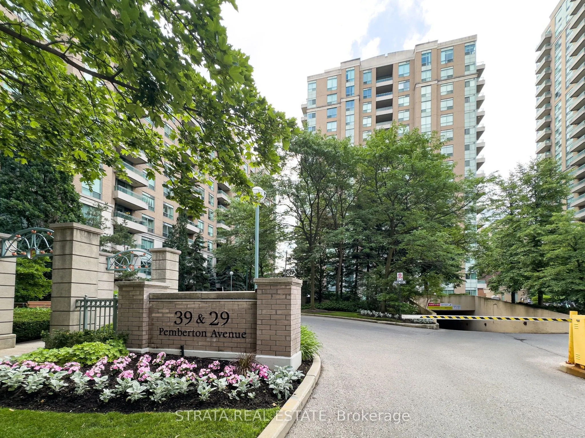 29 Pemberton Avenue #105