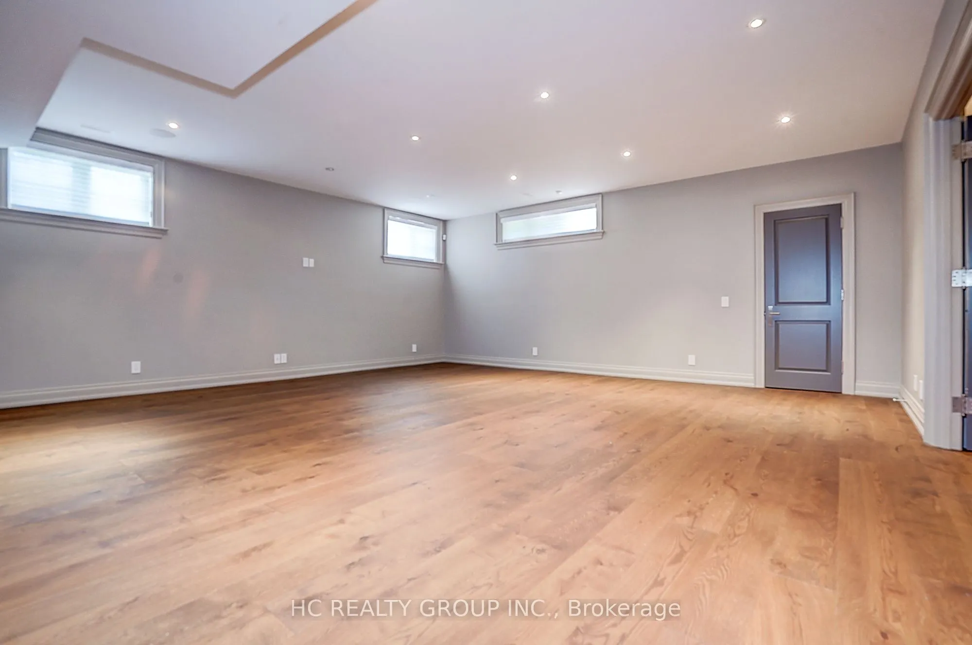119 Strathallan Boulevard