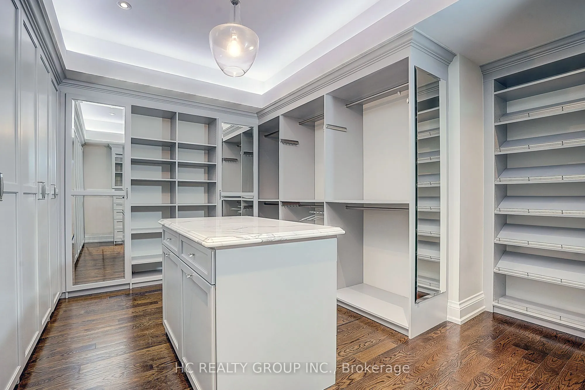 119 Strathallan Boulevard