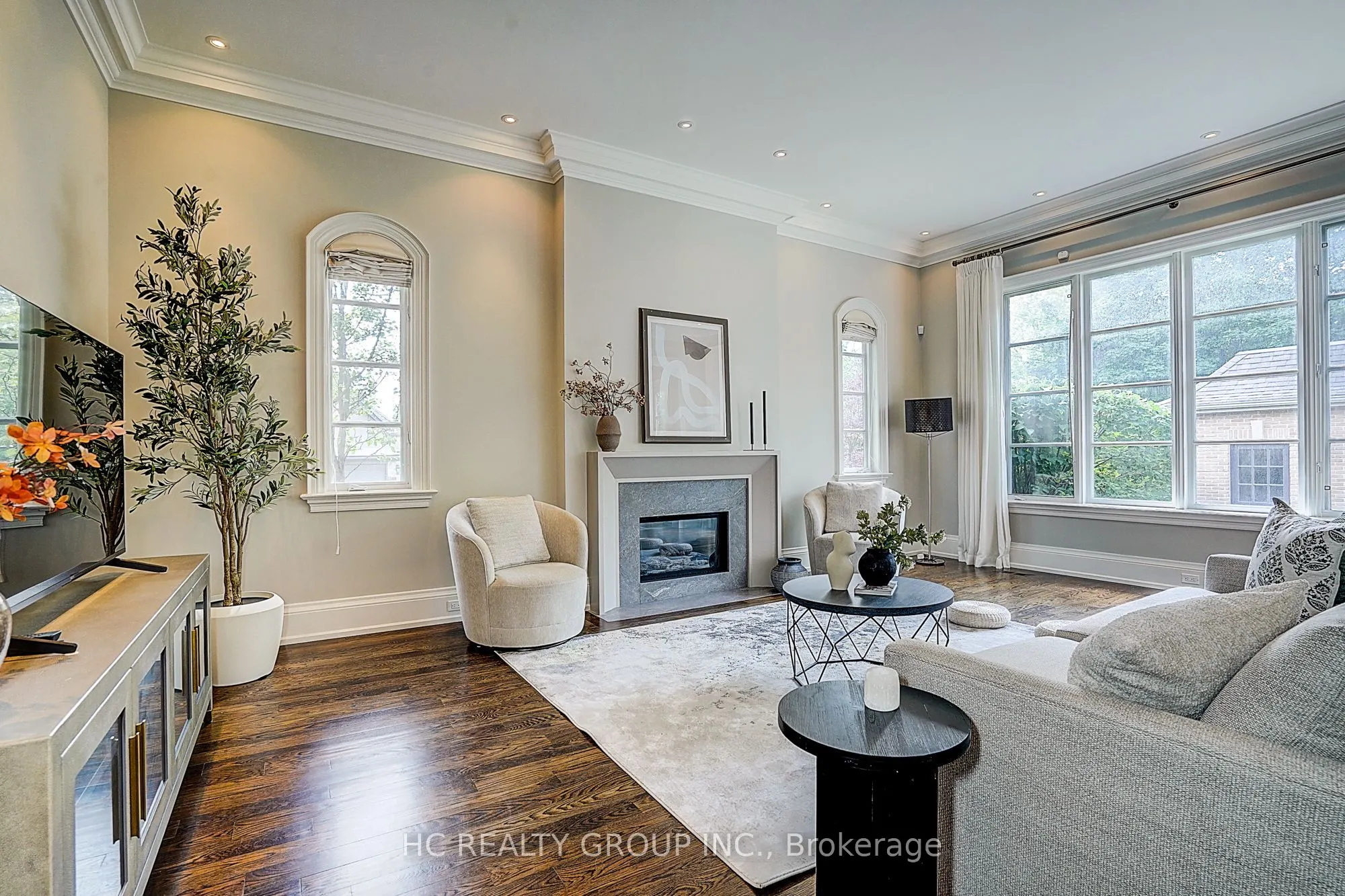 119 Strathallan Boulevard