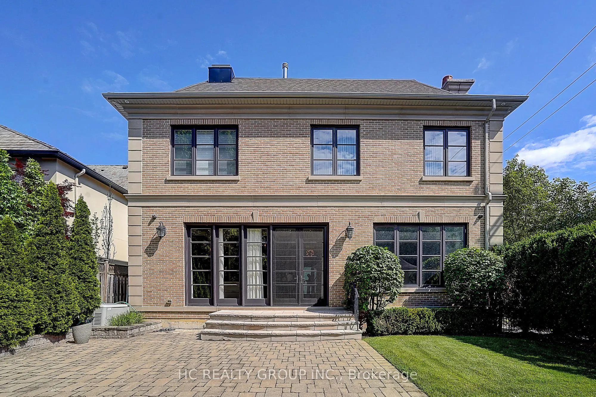 119 Strathallan Boulevard