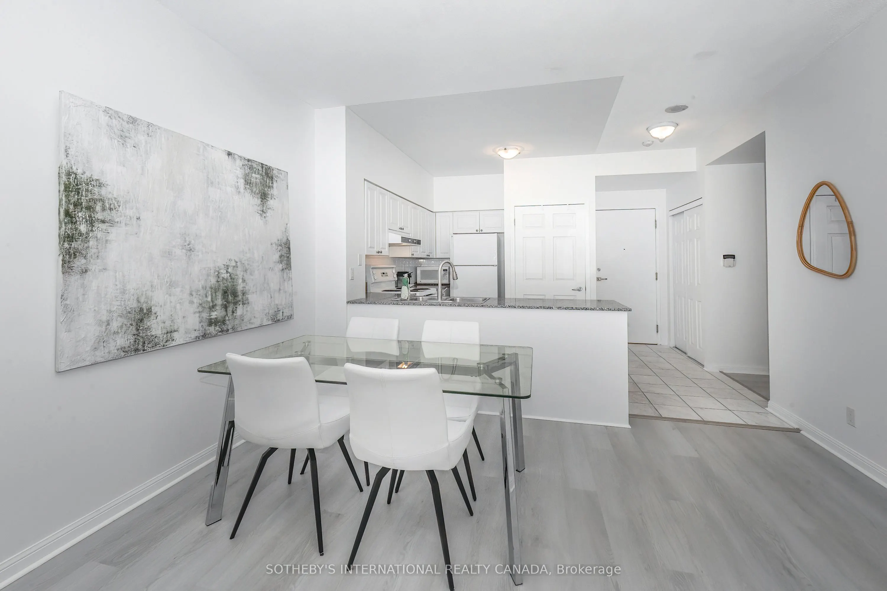 230 Queens Quay W #1815