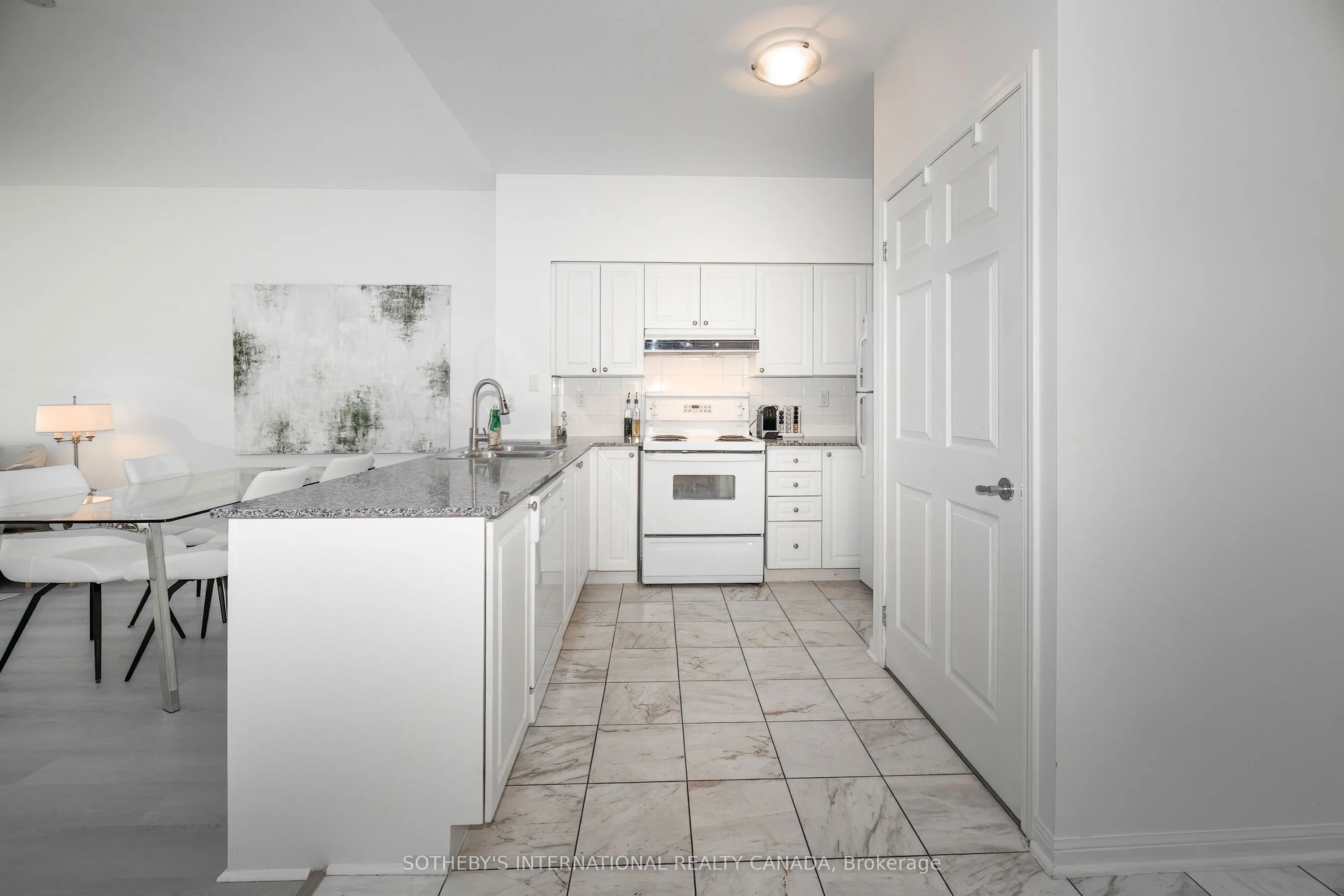 230 Queens Quay W #1815