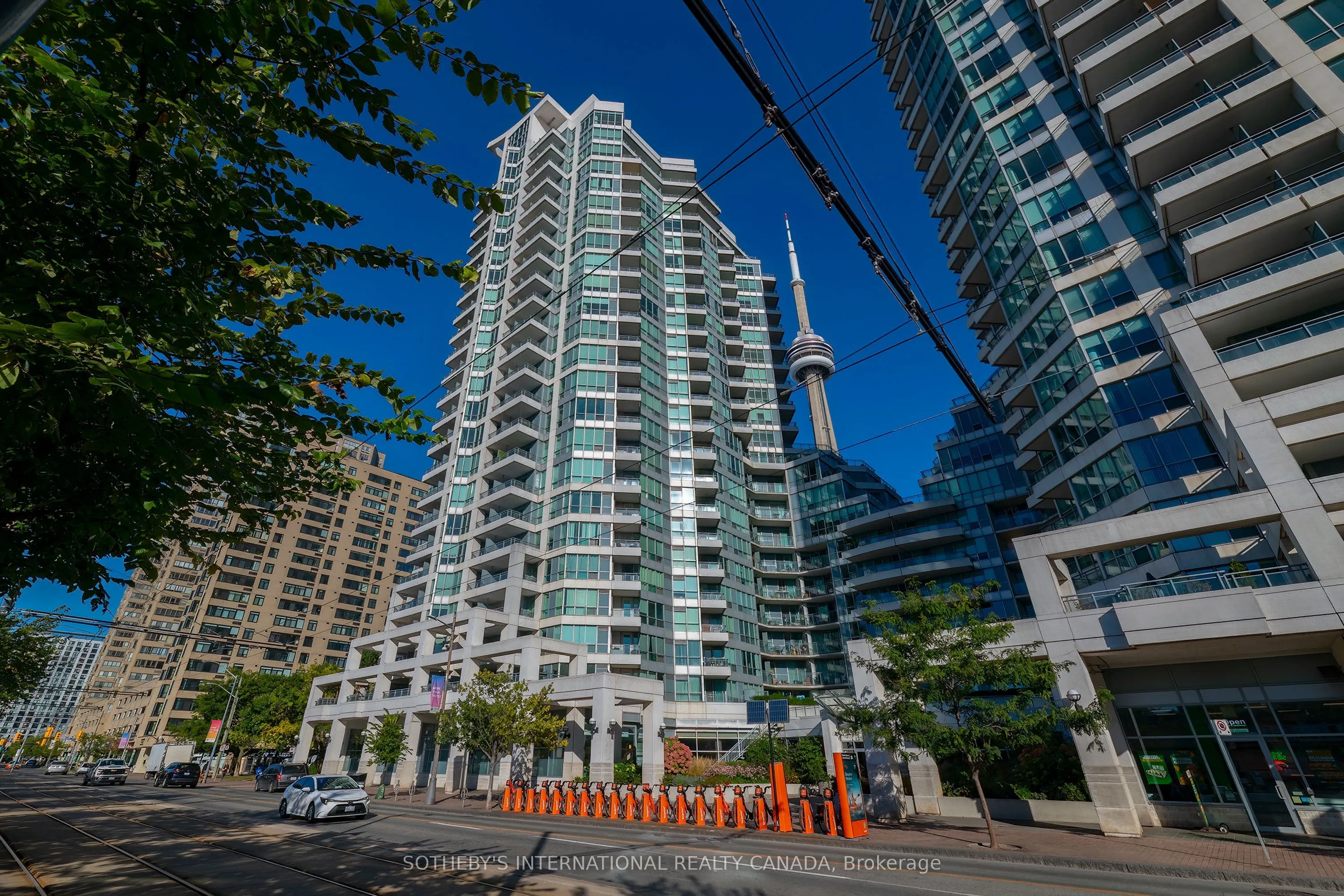 230 Queens Quay W #1815