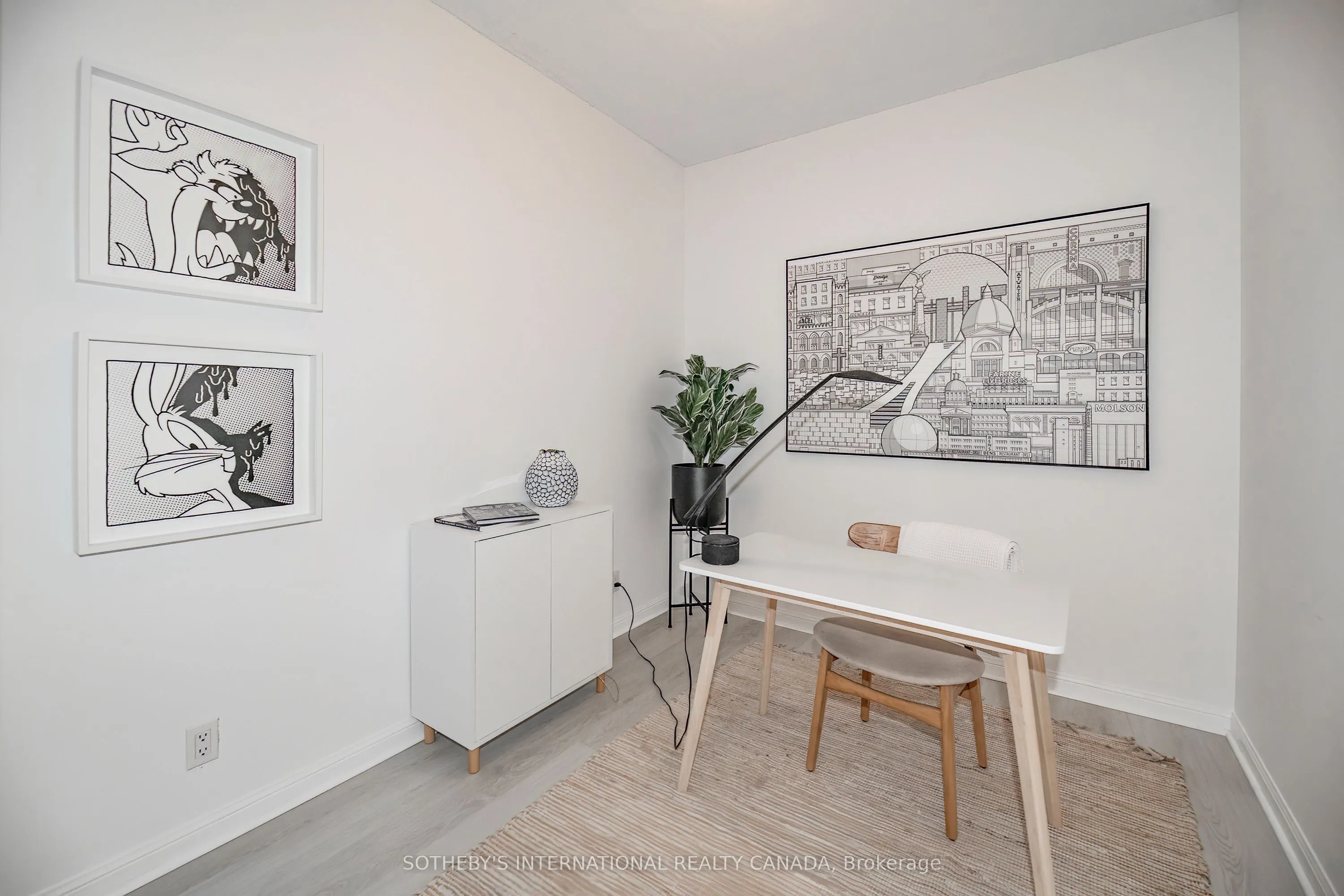 230 Queens Quay W #1815