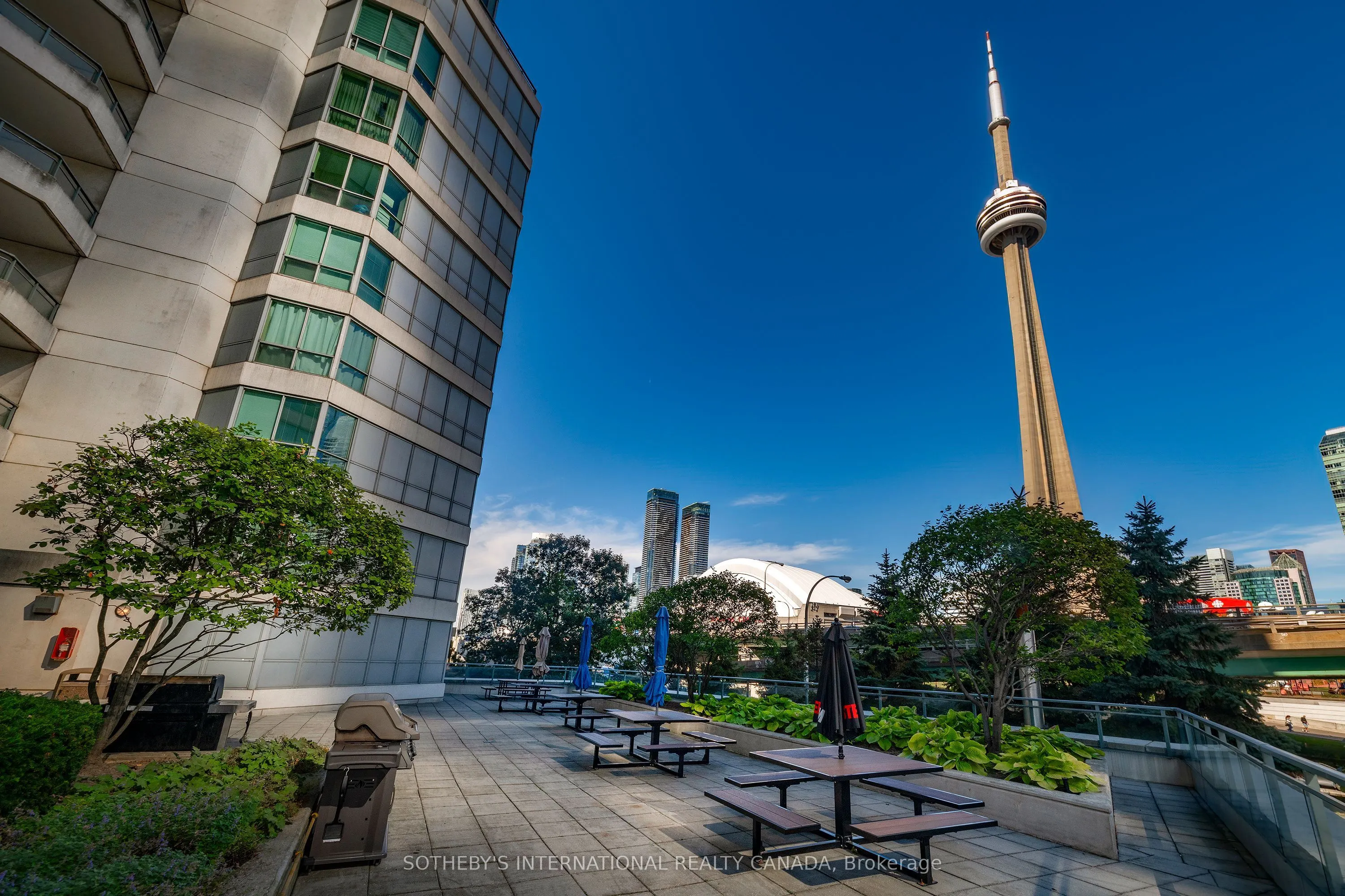 230 Queens Quay W #1815