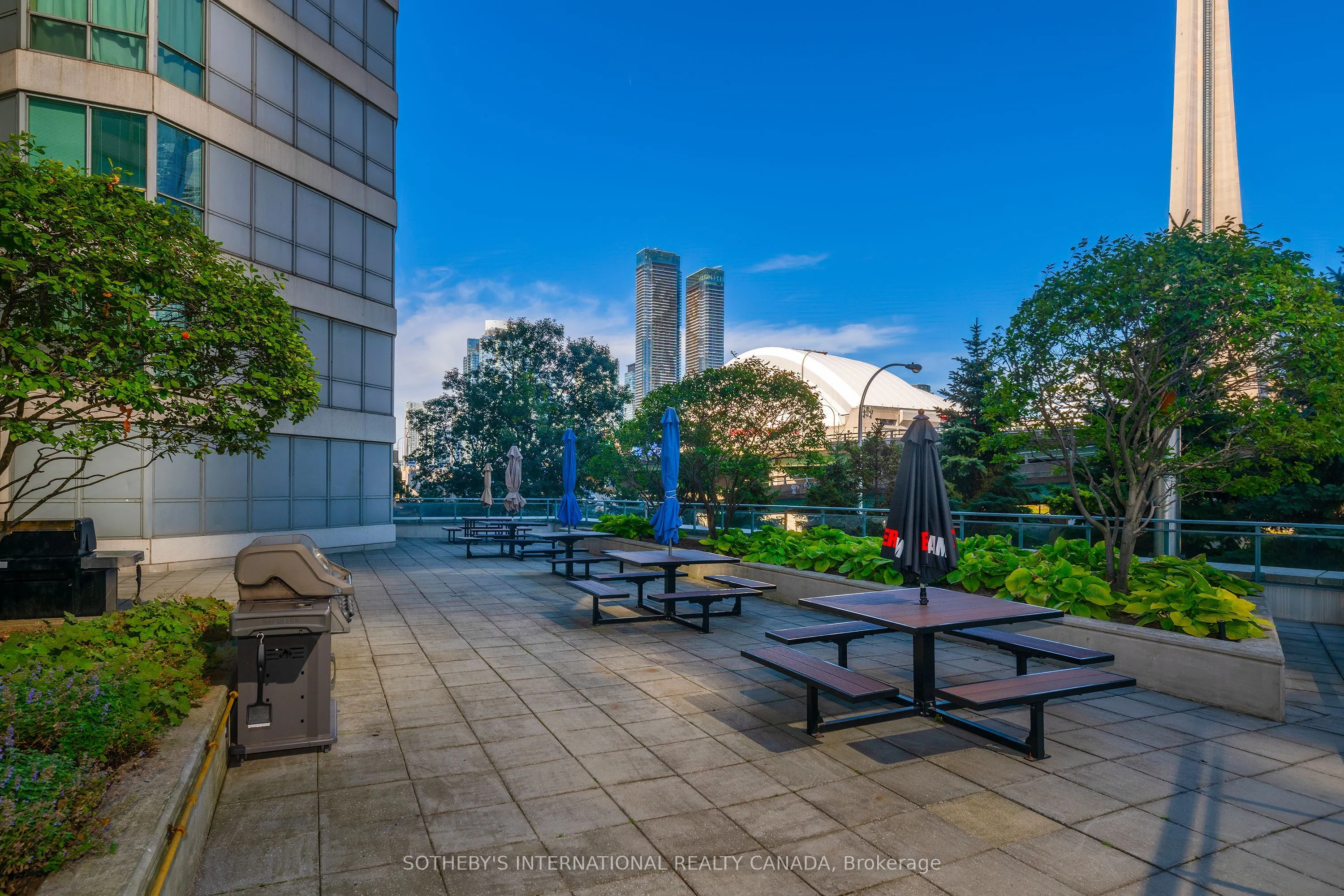 230 Queens Quay W #1815