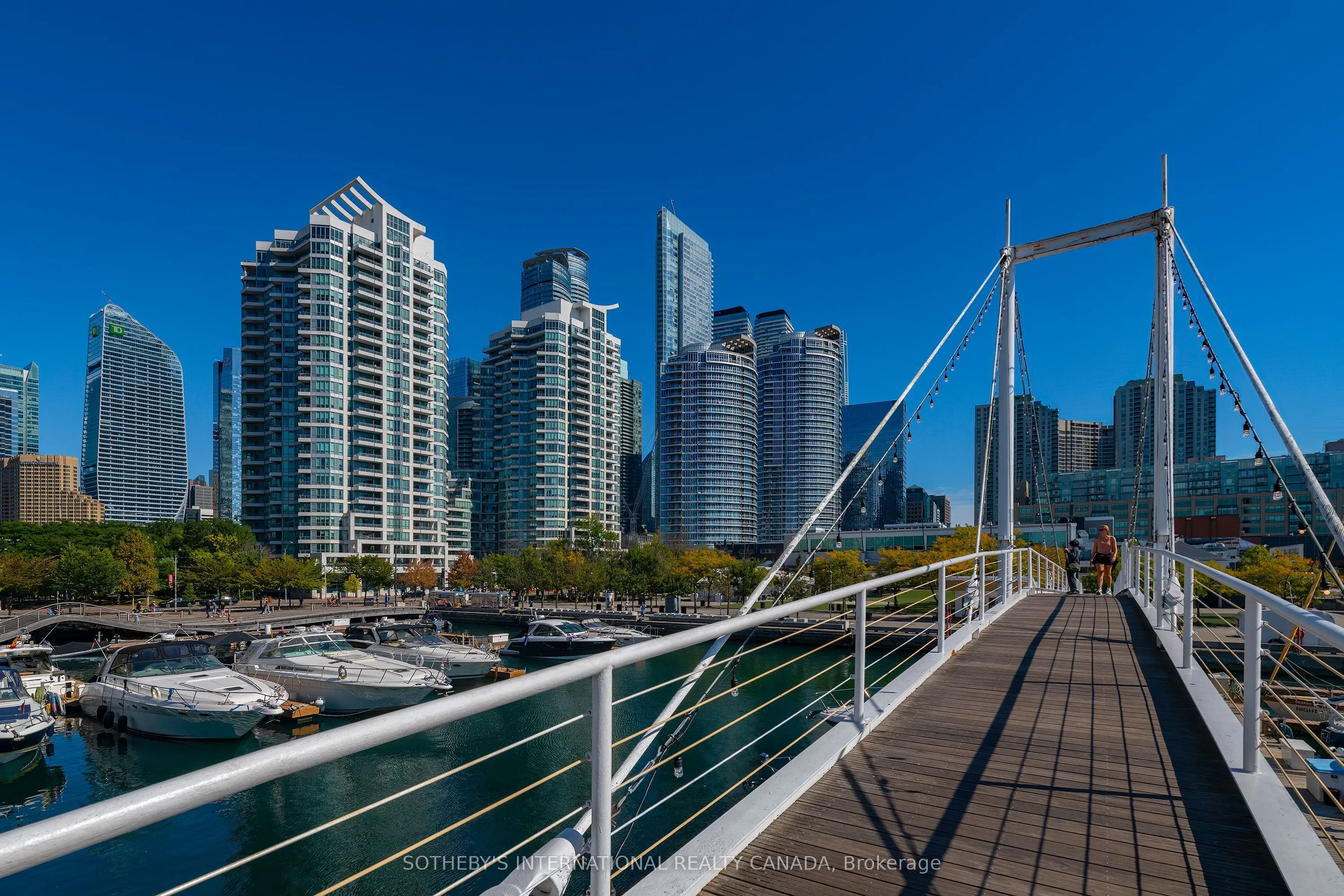 230 Queens Quay W #1815