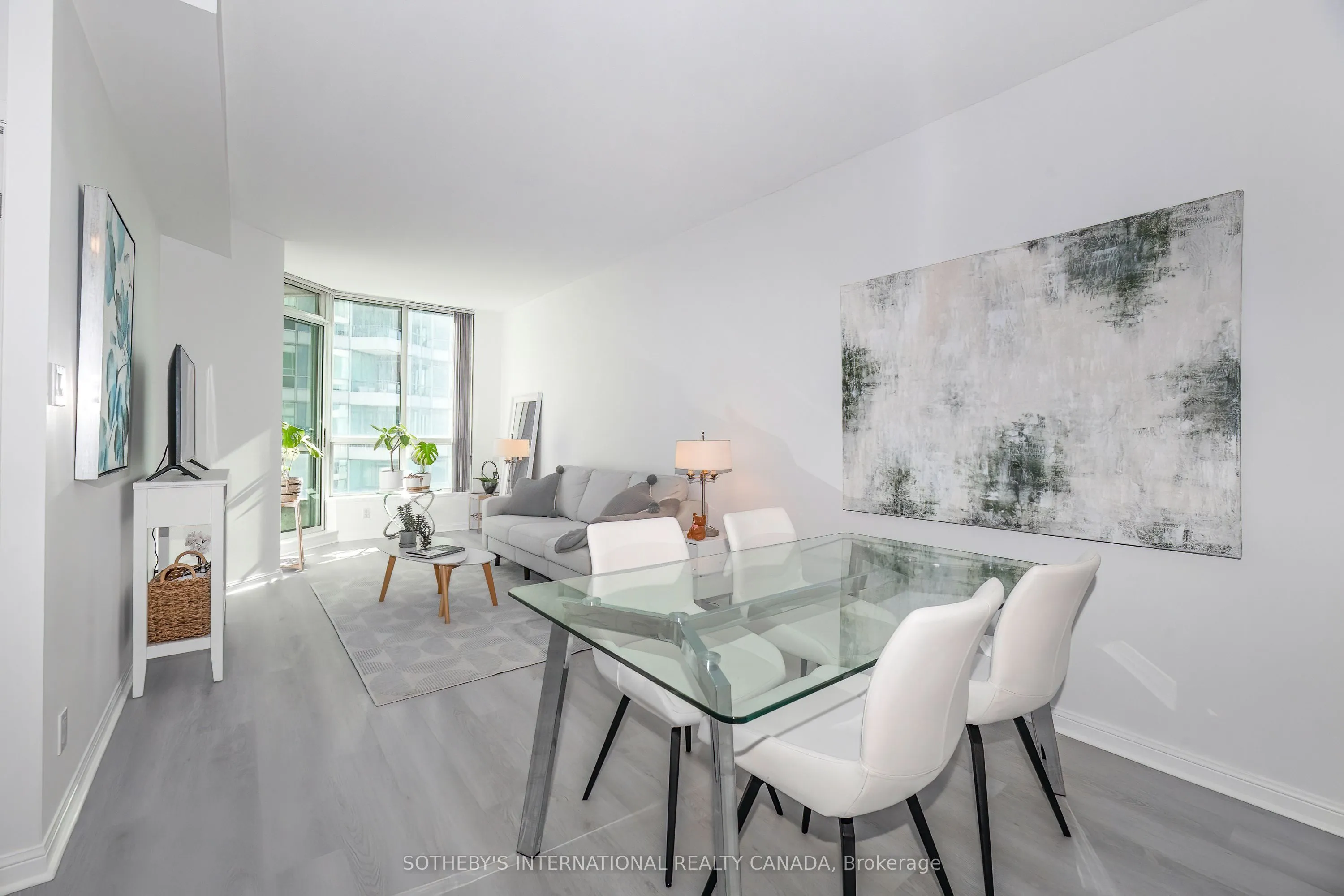 230 Queens Quay W #1815
