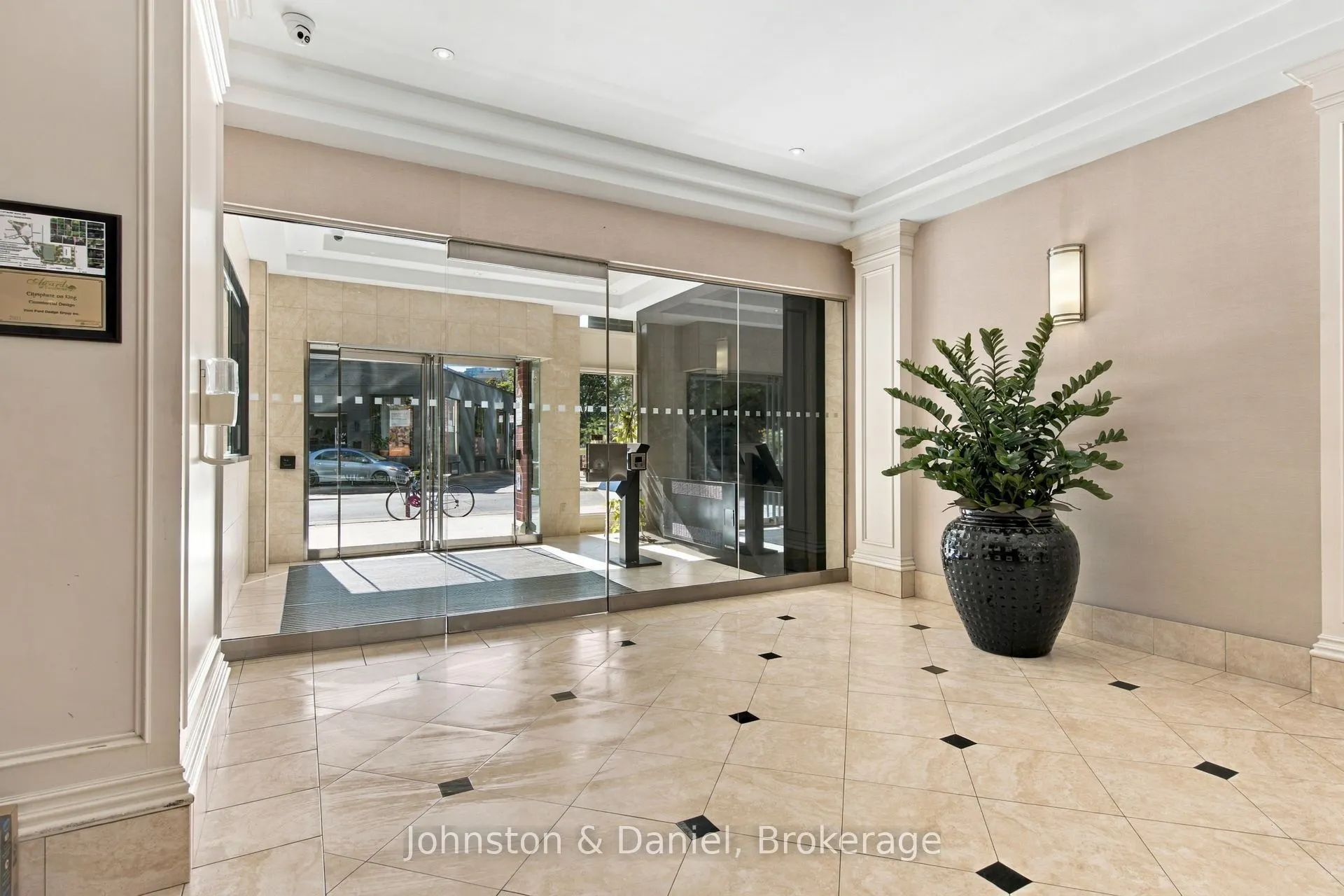 801 King Street W #PH14