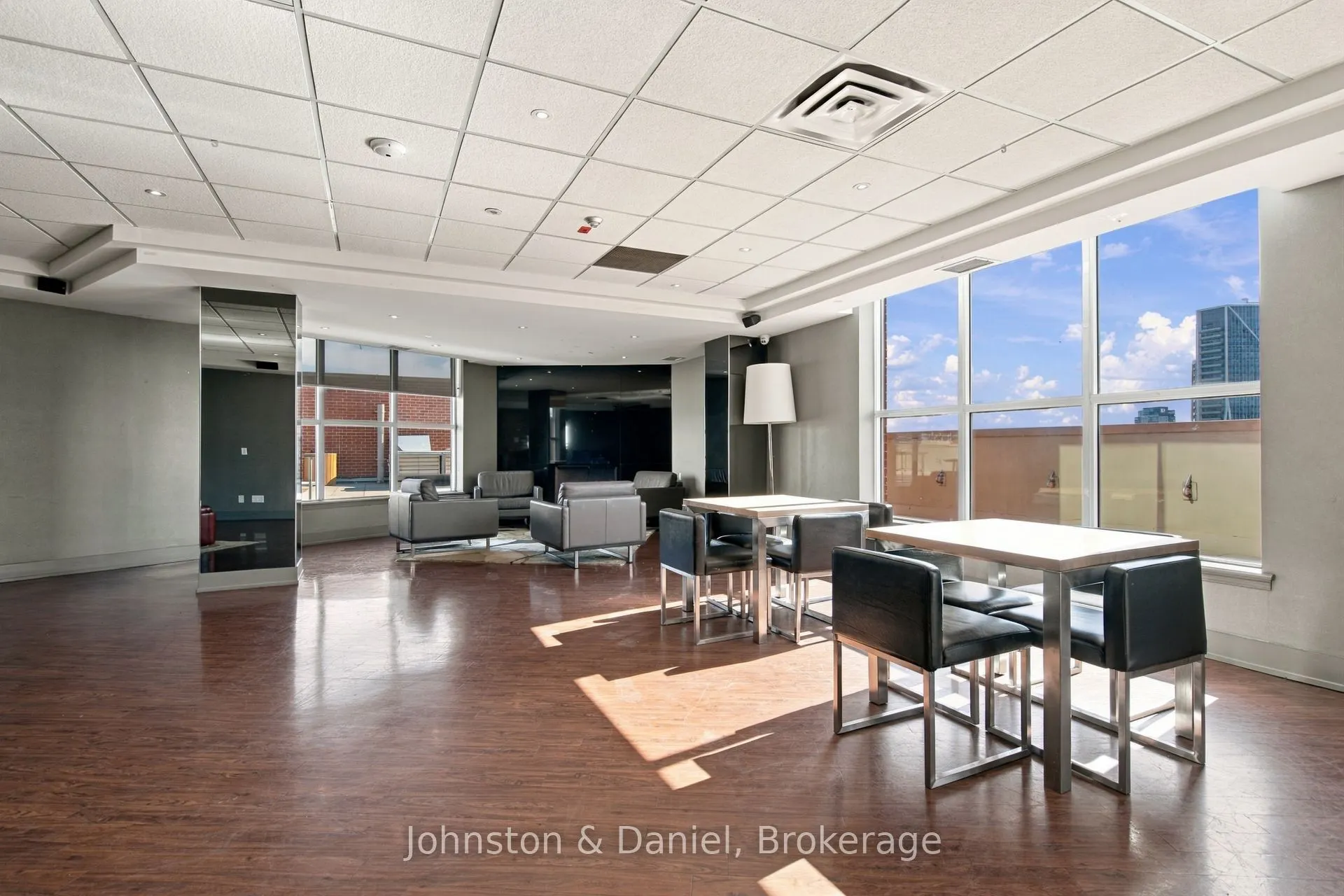 801 King Street W #PH14