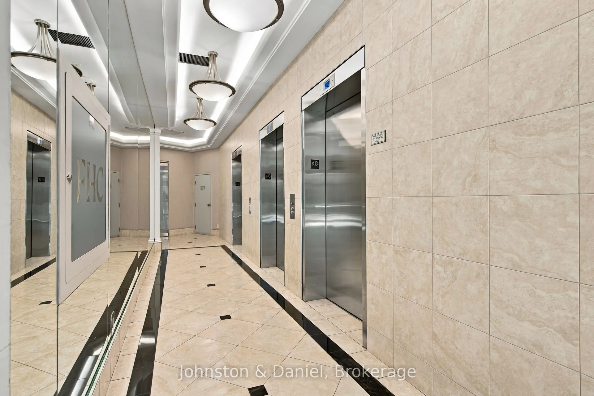 801 King Street W #PH14