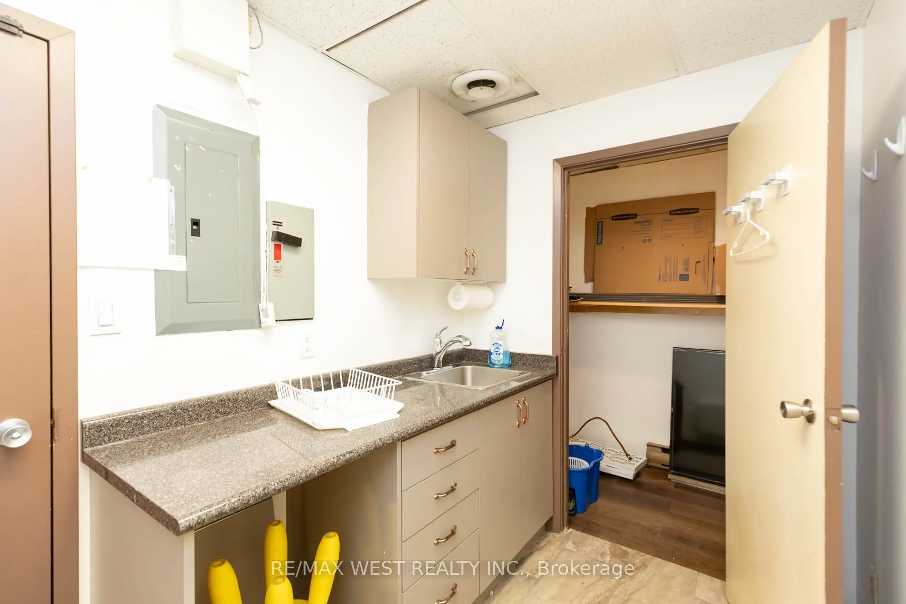 1083 Bloor Street W #Main Floor