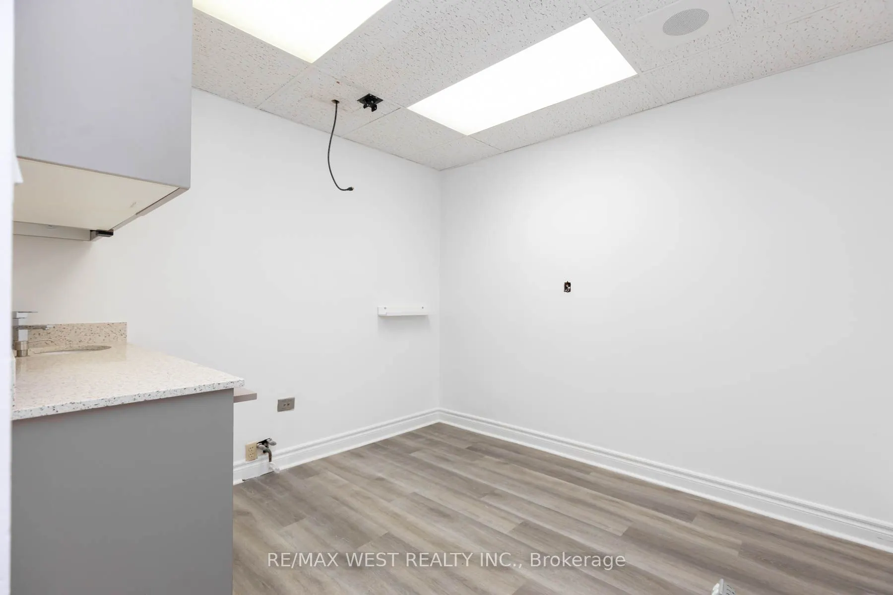 1083 Bloor Street W #Main Floor