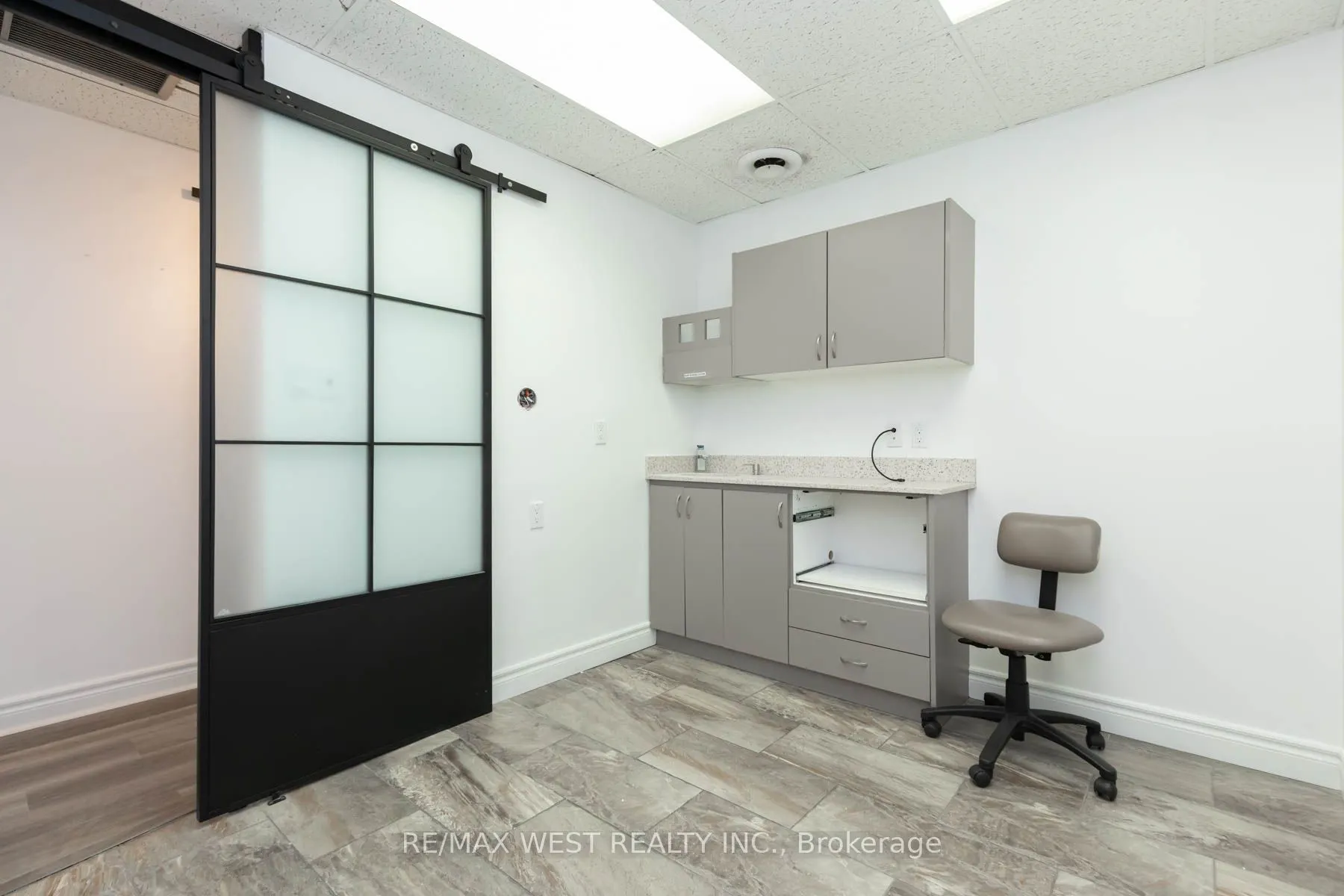 1083 Bloor Street W #Main Floor