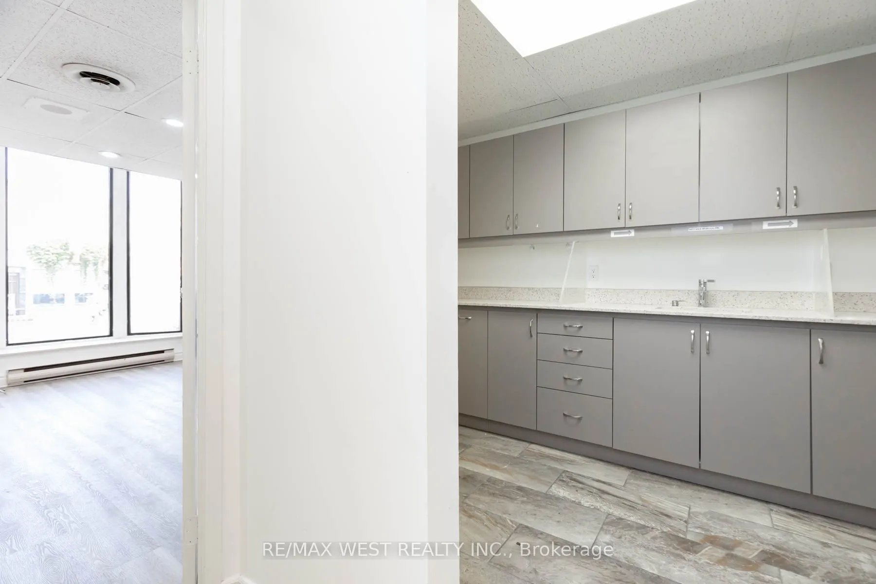 1083 Bloor Street W #Main Floor