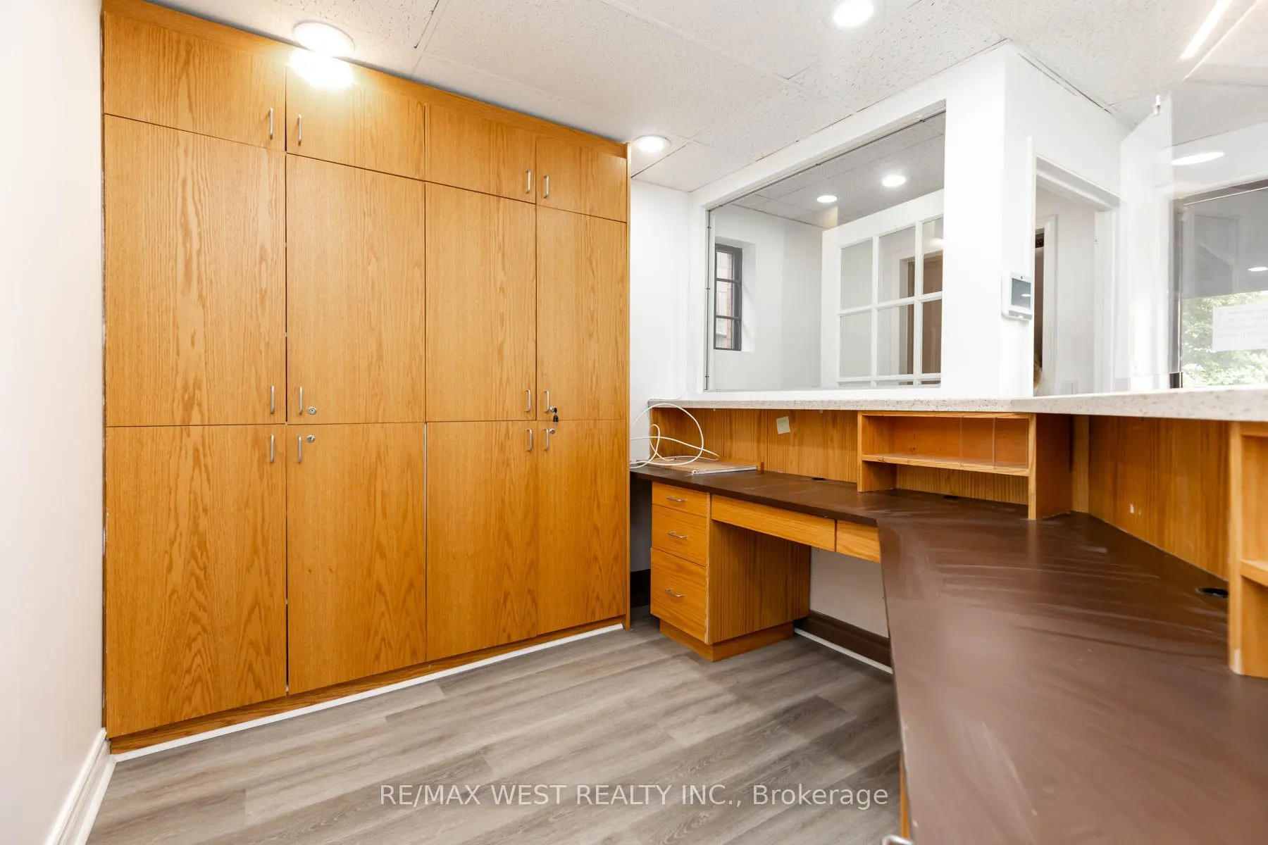 1083 Bloor Street W #Main Floor
