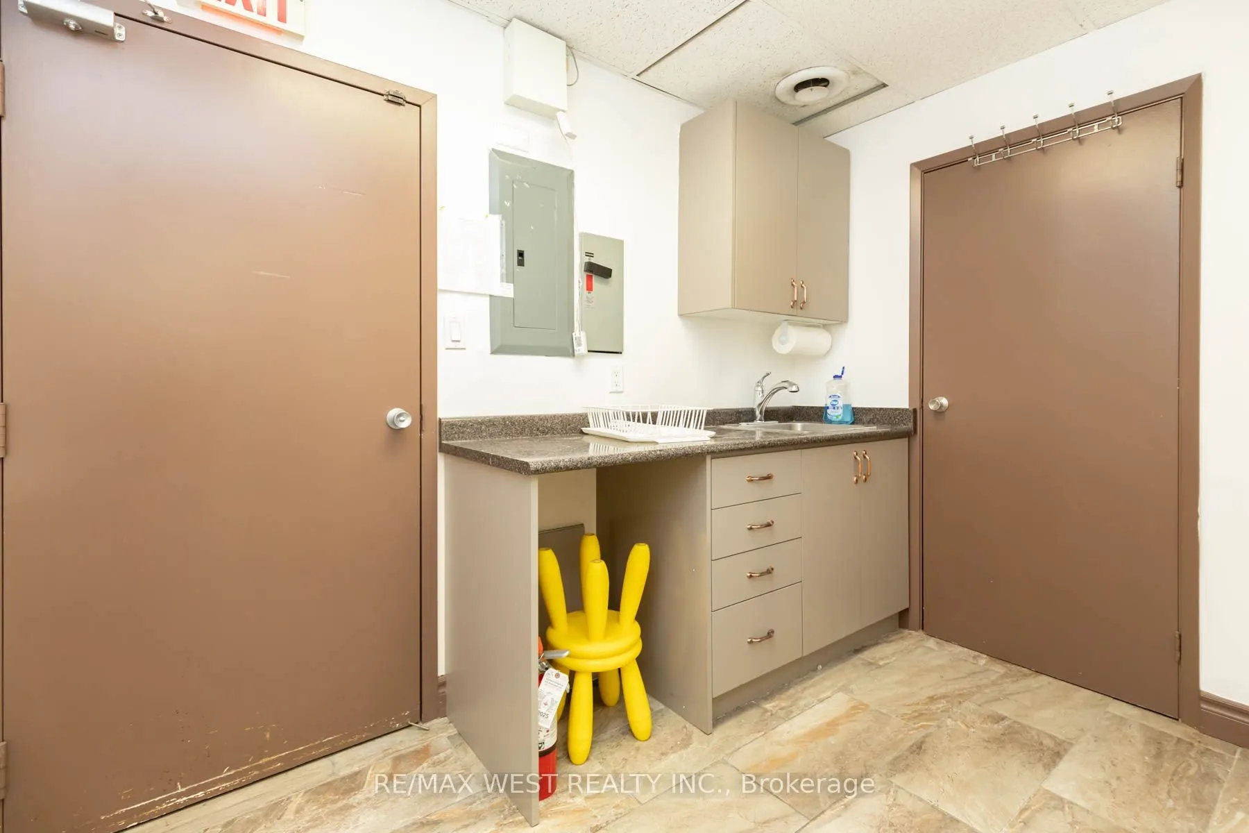 1083 Bloor Street W #Main Floor