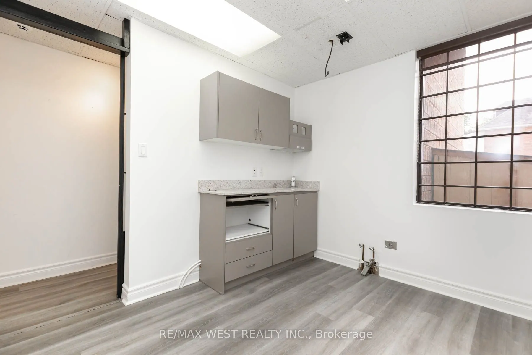 1083 Bloor Street W #Main Floor