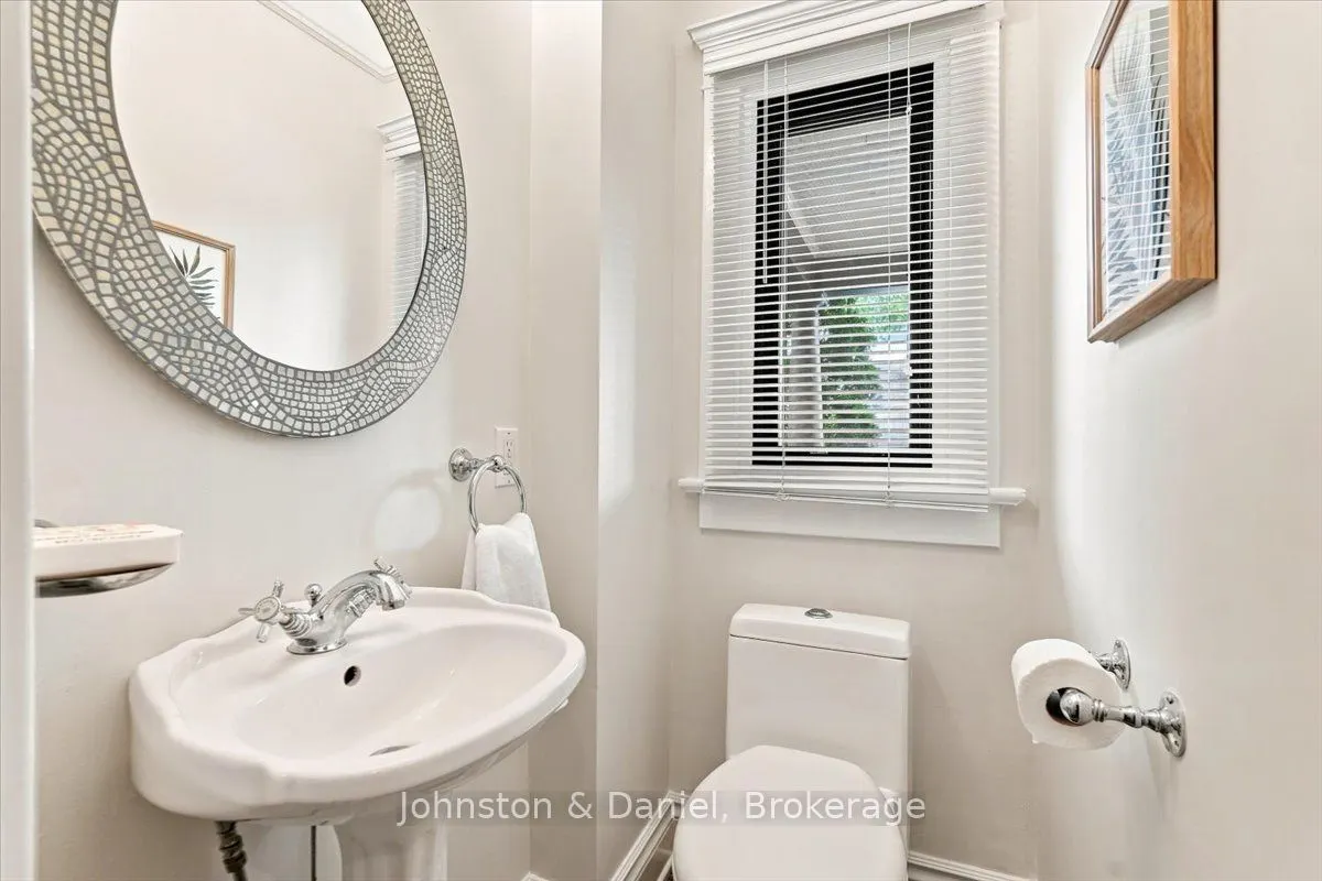 16 Barton Avenue