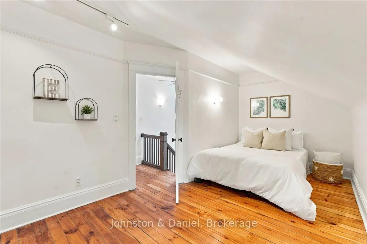 16 Barton Avenue