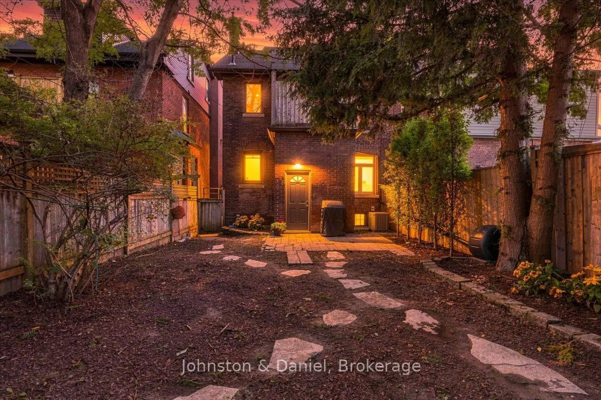 16 Barton Avenue