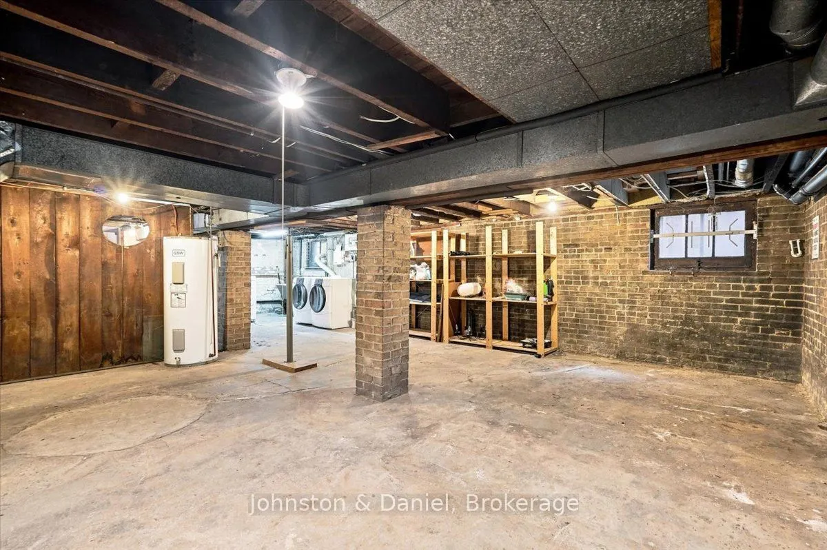 16 Barton Avenue