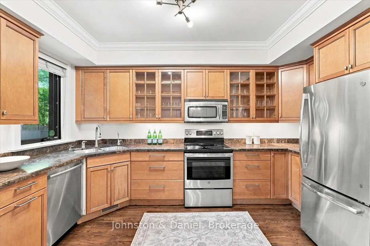 16 Barton Avenue
