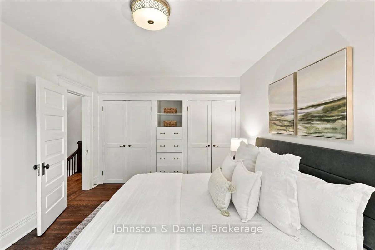 16 Barton Avenue