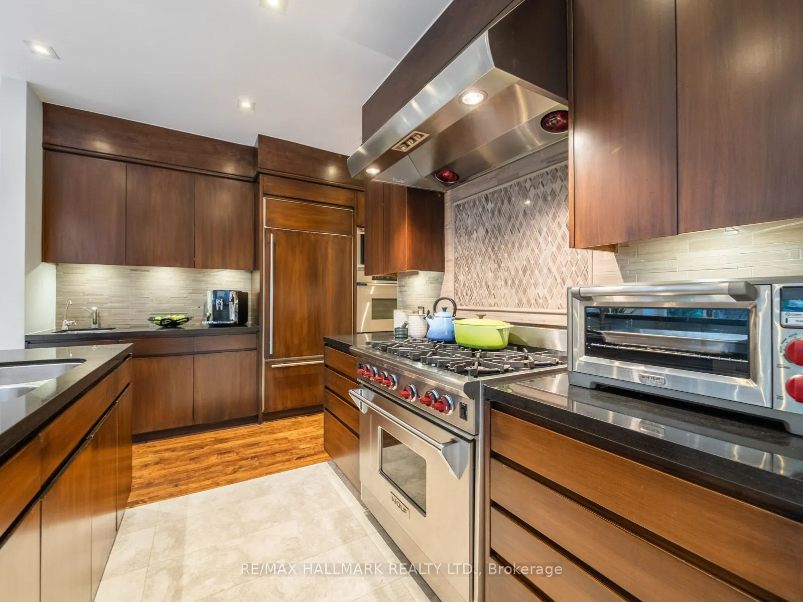 81 Macpherson Avenue