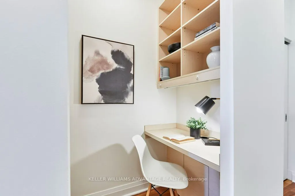 20 Scrivener Square #806