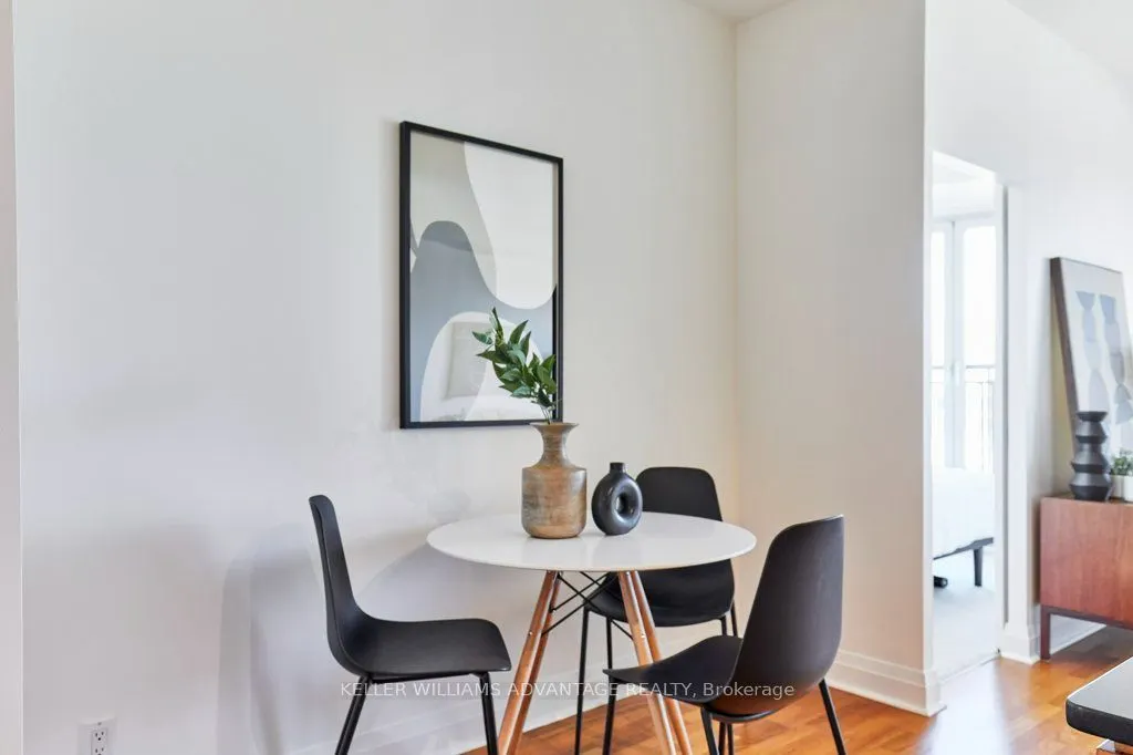 20 Scrivener Square #806