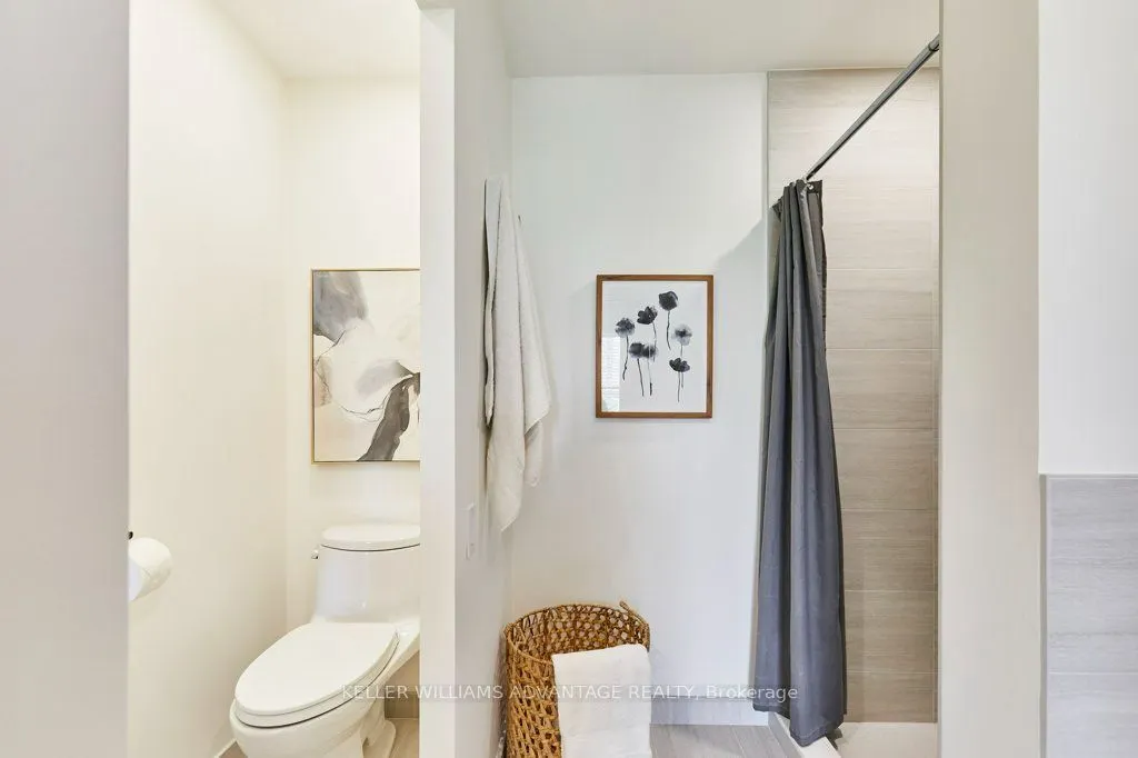 20 Scrivener Square #806
