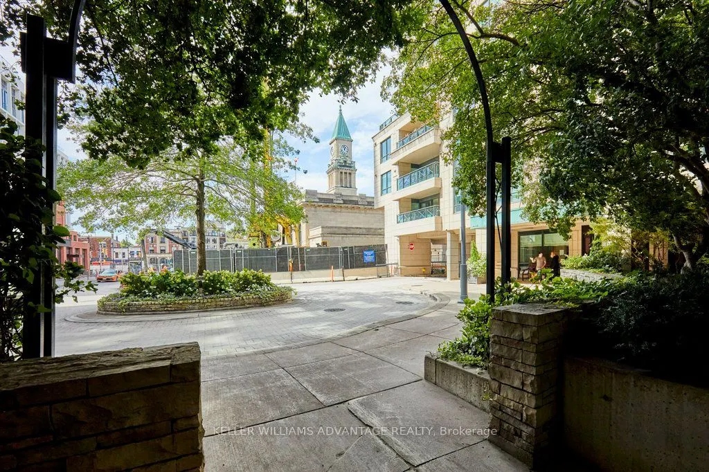 20 Scrivener Square #806