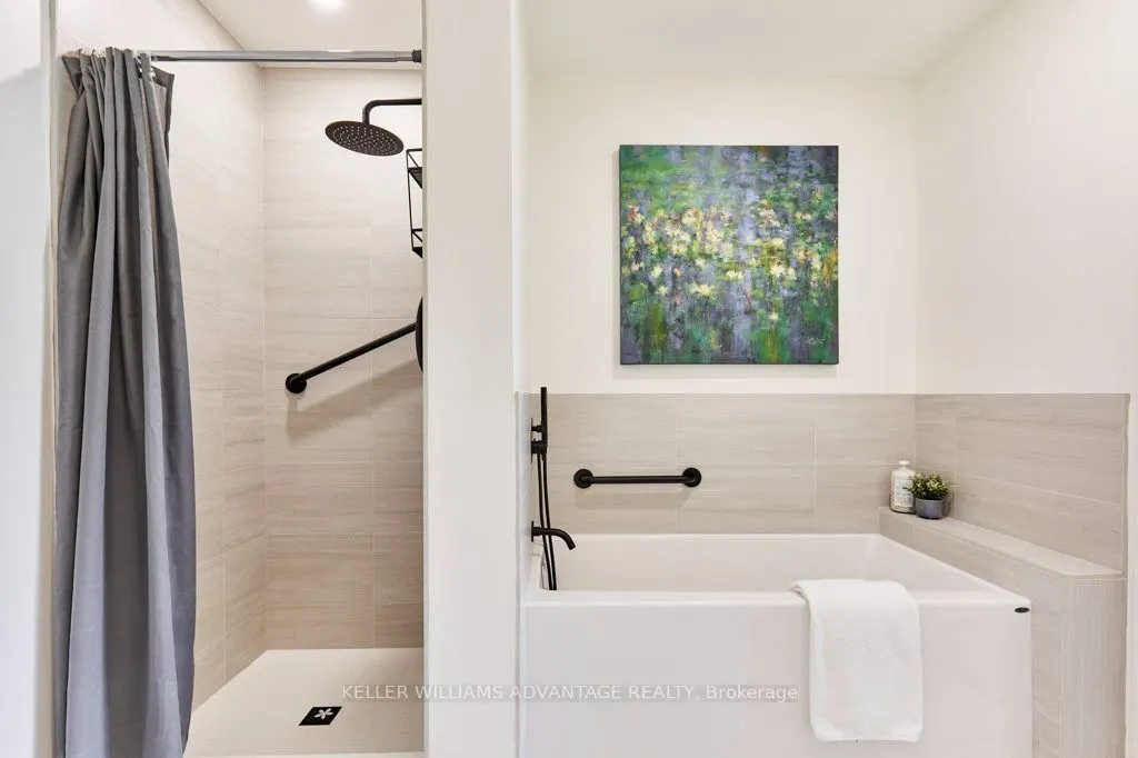 20 Scrivener Square #806