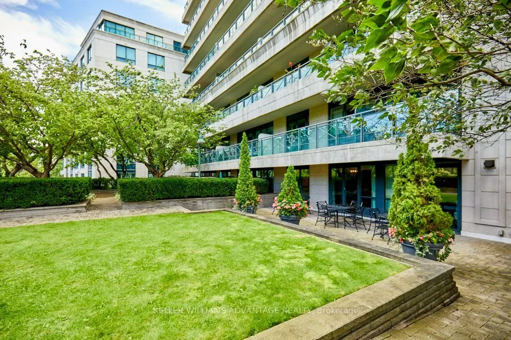 20 Scrivener Square #806